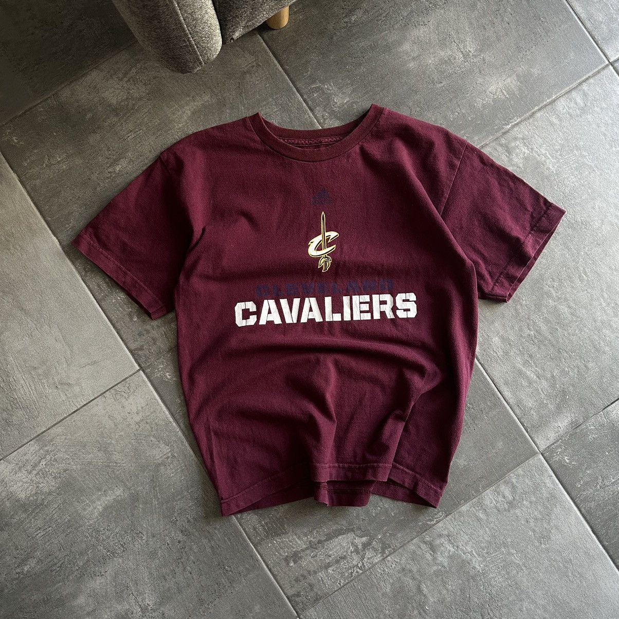 Adidas Vintage Adidas Cleveland Cavaliers T-shirts Big Logo Y2K 00s Size S / US 4 / IT 40 - 1 Thumbnail