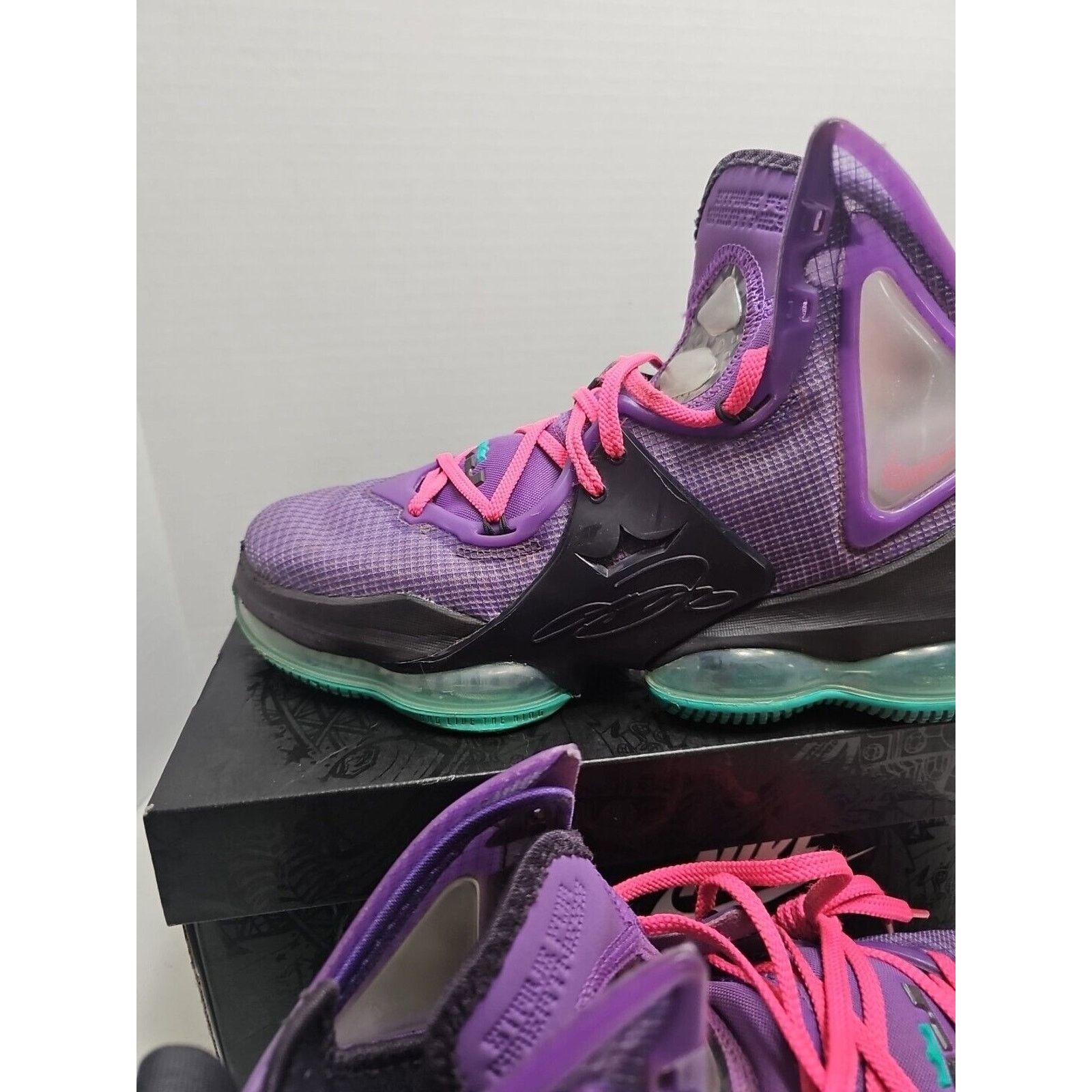 Nike Nike LeBron XIX Wild Berry/Hyper Pink Men's SIZE 10.5 W/ BOX Size US 10.5 / EU 43-44 - 3 Thumbnail