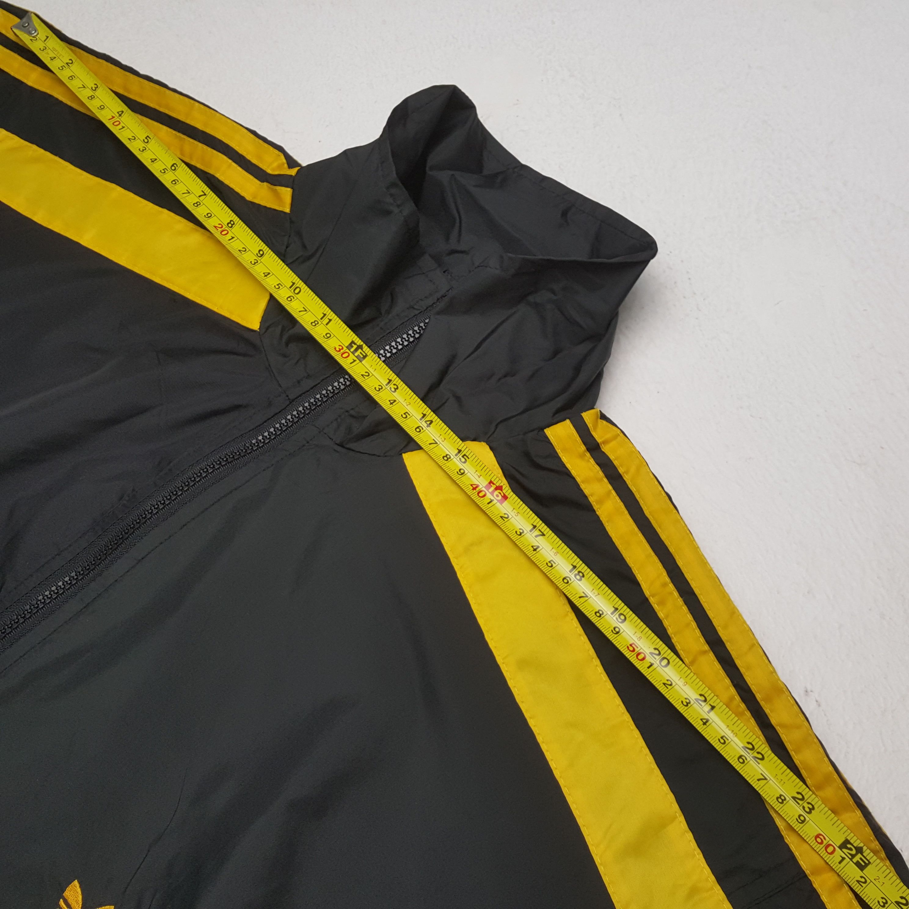 Adidas Vintage Adidas Sportswear Big Logo Windbreaker Jacket RR2 Size US XL / EU 56 / 4 - 6 Thumbnail