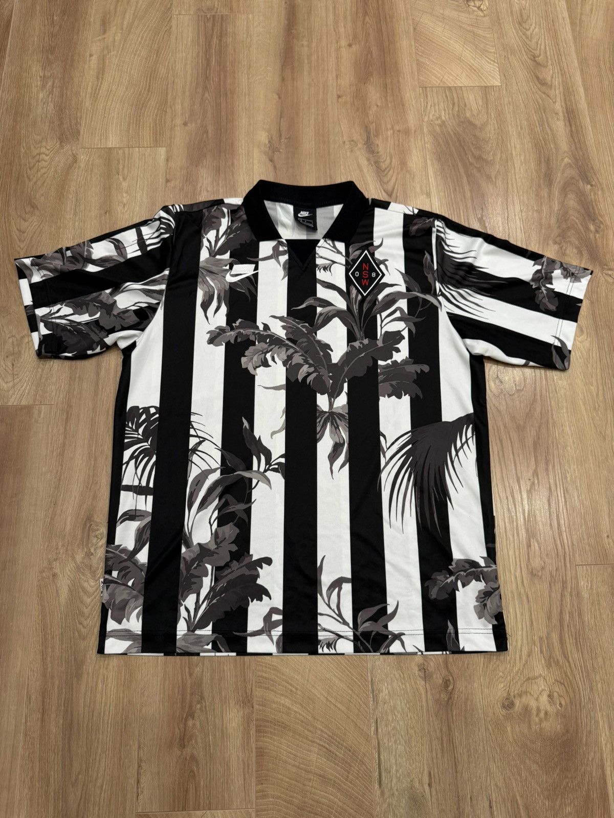 Nike Nike NSW Floral Jersey Size US L / EU 52-54 / 3 - 1 Thumbnail