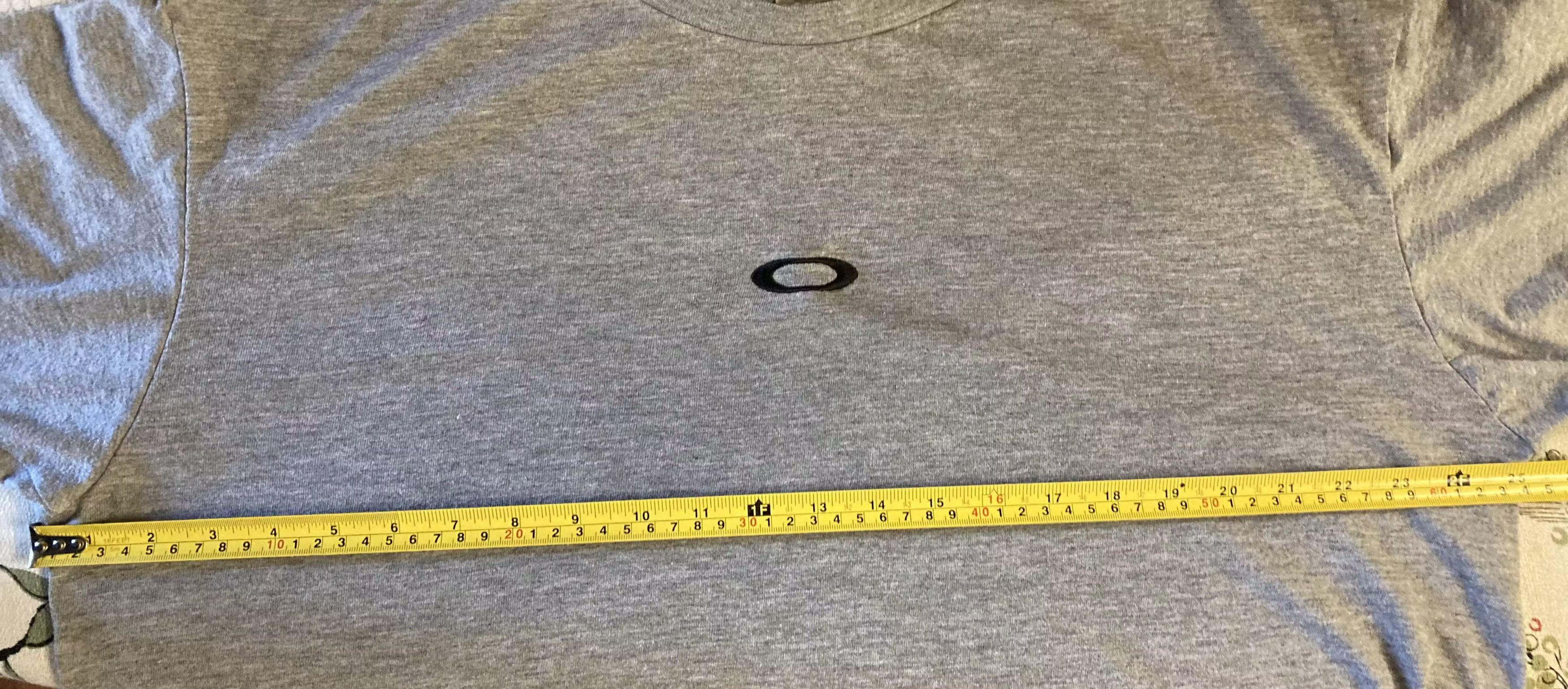Oakley VINTAGE OAKLEY CENTRE LOGO T SHIRT SIZE L Size US L / EU 52-54 / 3 - 9 Thumbnail