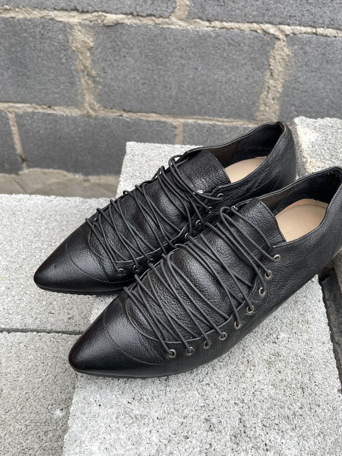 Unknowbrand Avant-Garde lace up heels