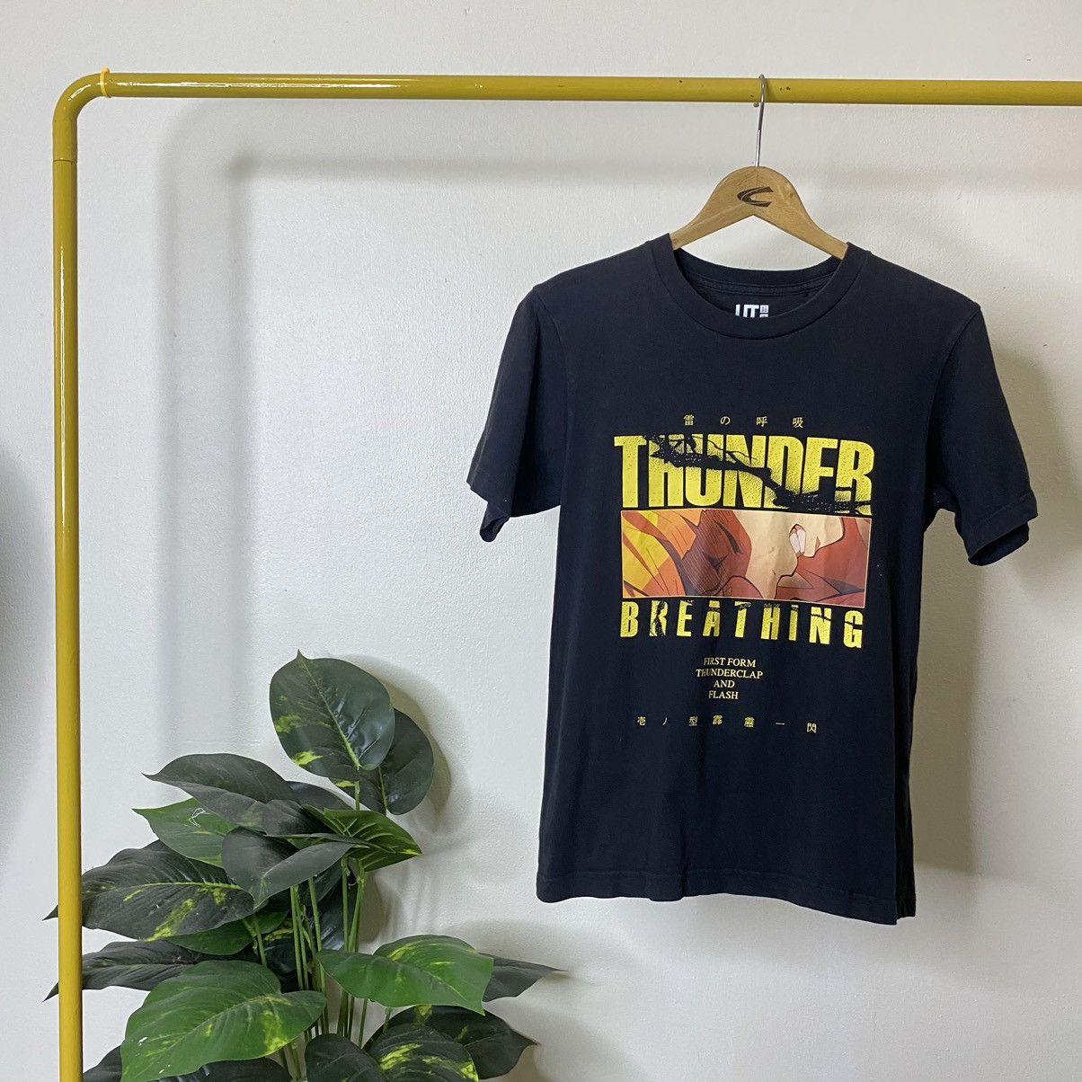 Anime × Japanese Brand × Uniqlo Uniqlo x Kimetsu No Yaiba Demon Slayer Anime T Shirt Size US XS / EU 42 / 0 - 1 Thumbnail