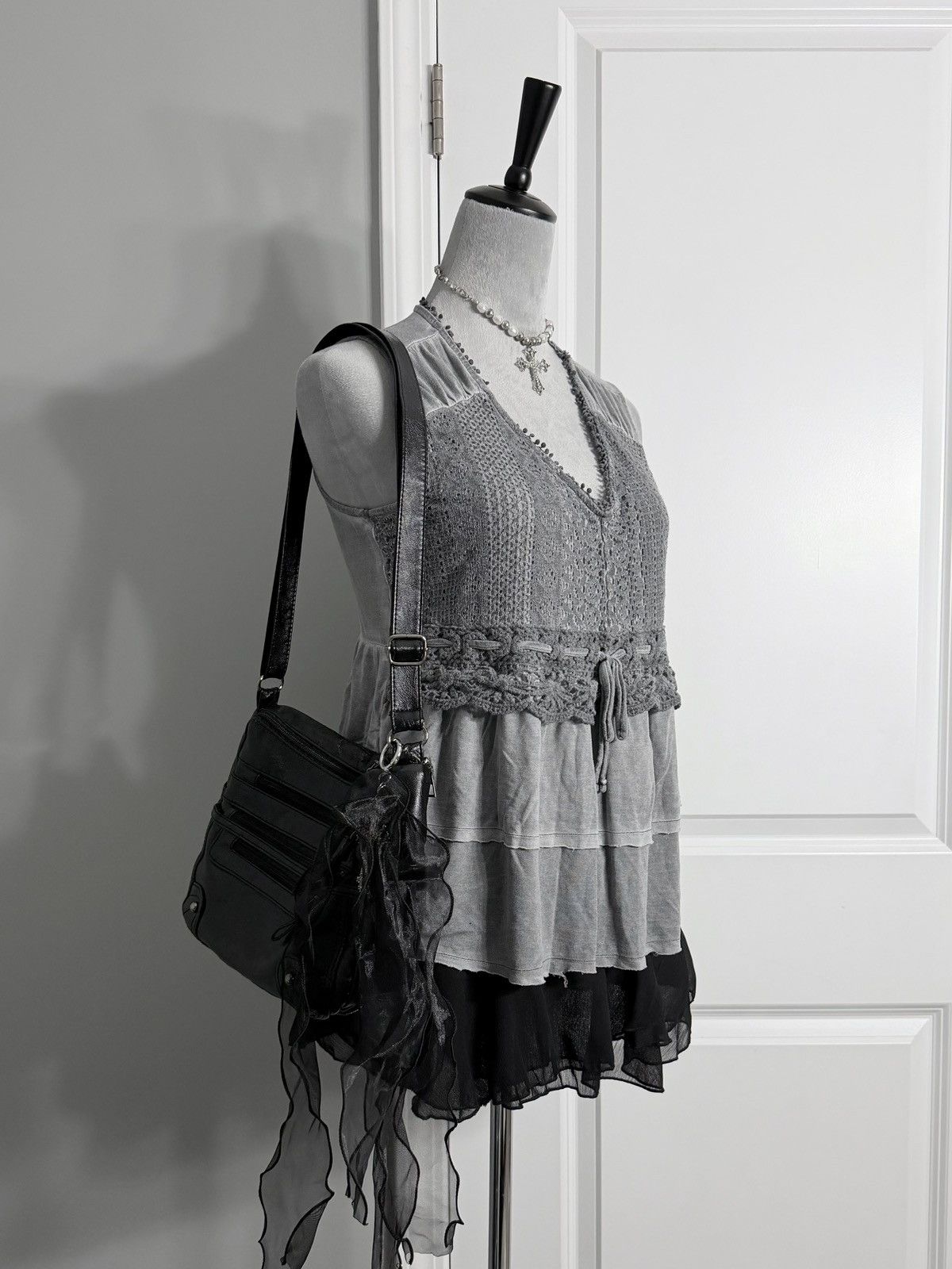 Style & Co Style & Co. Gray Layered Crochet Trim Tank Top Size M / US 6-8 / IT 42-44 - 2 Thumbnail