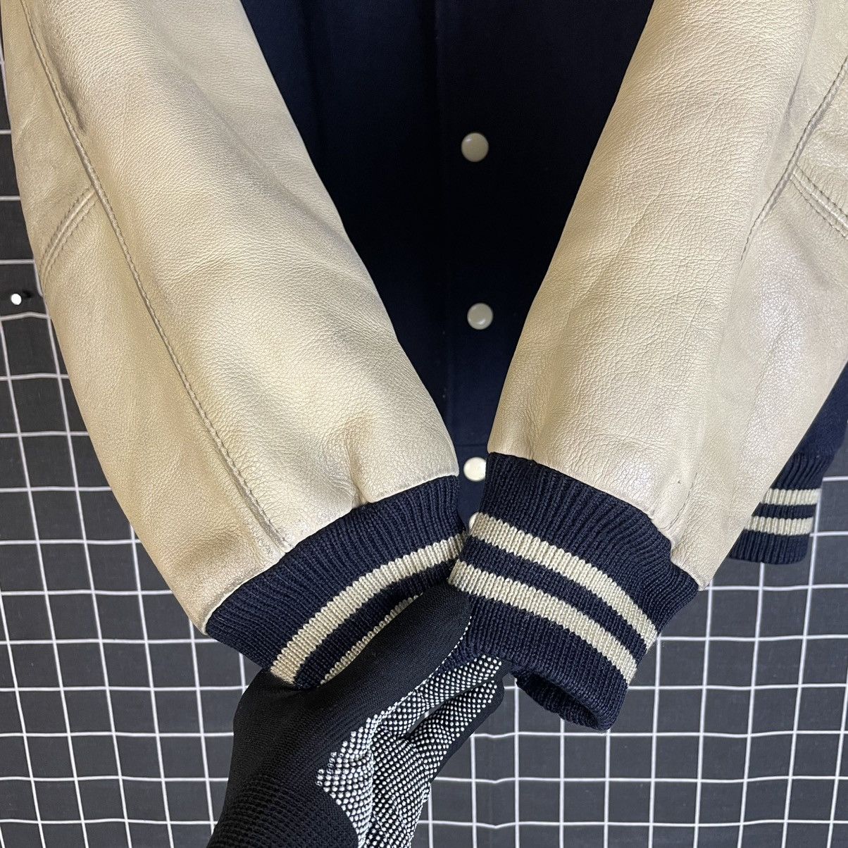 Van VINTAGE VAN JAC LEATHER SLEEVE WOOL VARSITY JACKET Size US L / EU 52-54 / 3 - 18 Thumbnail