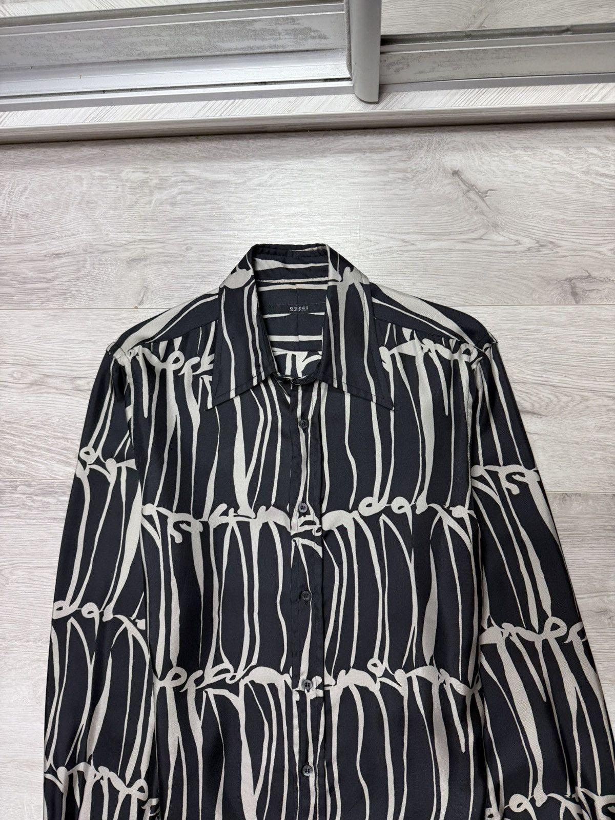 Gucci Gucci by Tom Ford Vintage Silk Button-Up Long Sleeve Shirt Size US M / EU 48-50 / 2 - 5 Thumbnail