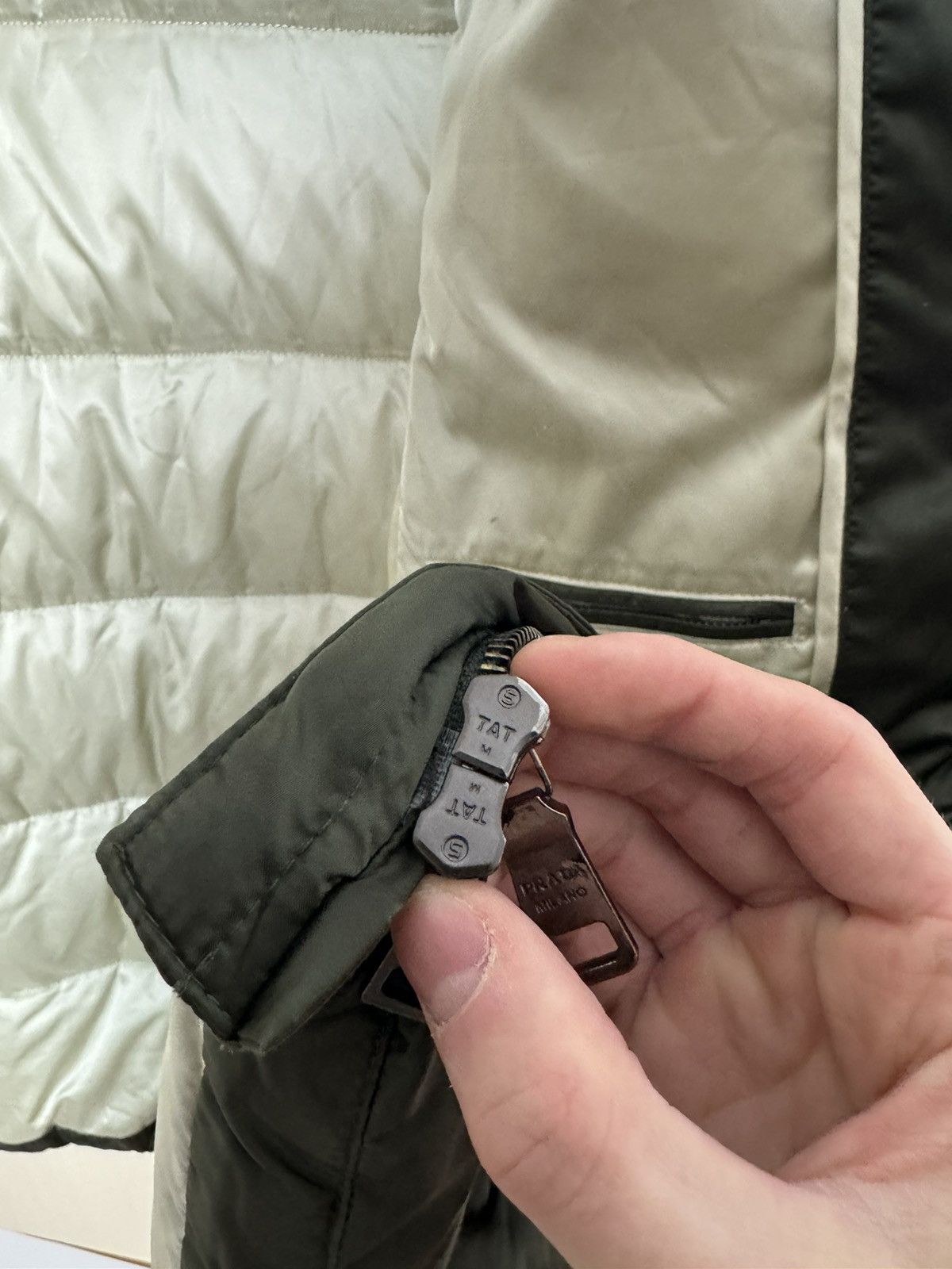 Prada Prada puffer jacket down luxury olive with logo Size M / US 6-8 / IT 42-44 - 10 Thumbnail