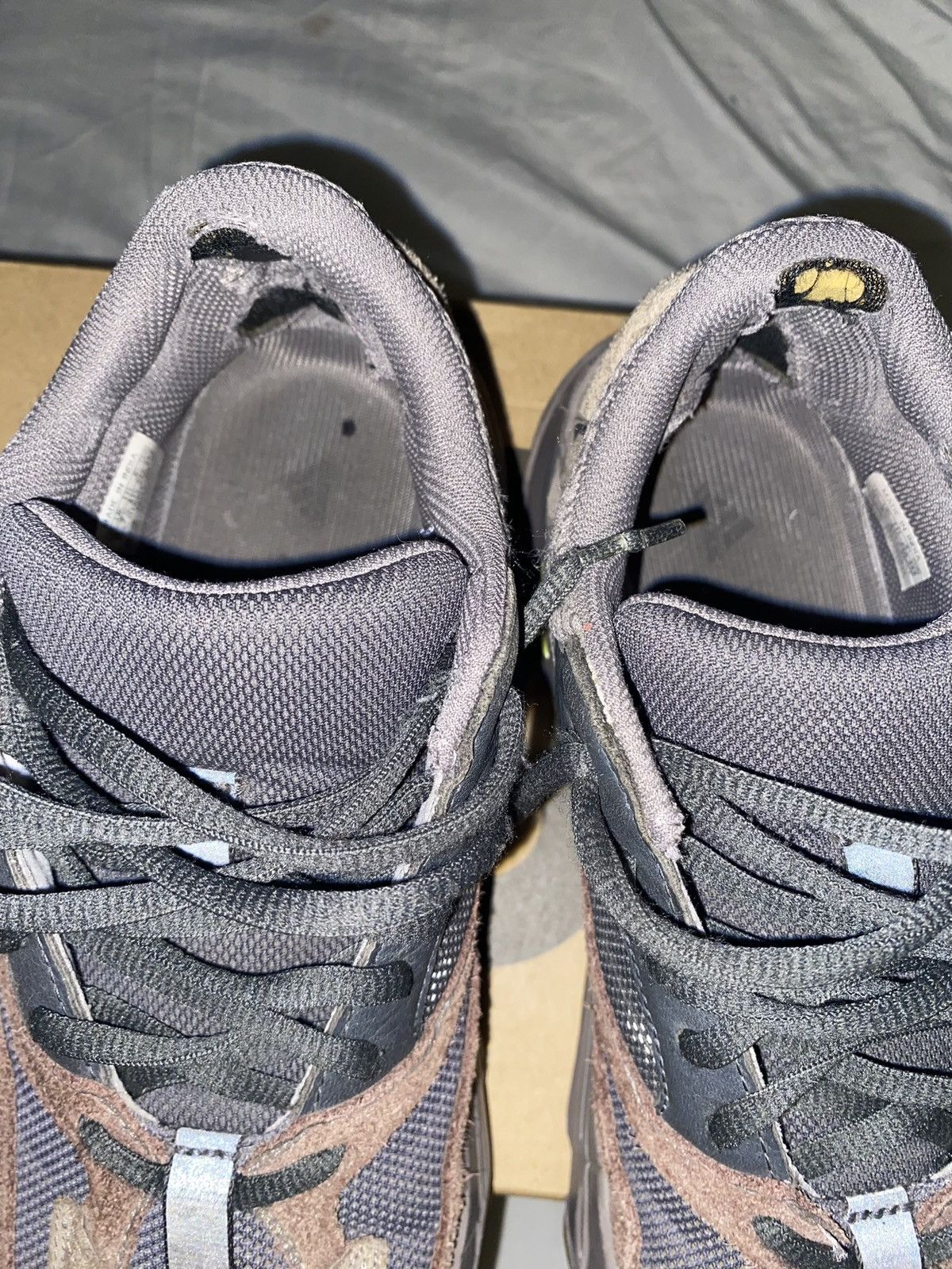 Adidas × Yeezy Yeezy boost 700 Size US 8 / EU 41 - 5 Thumbnail