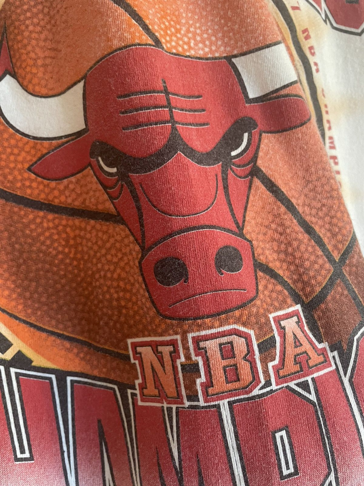 NBA × Vintage Vintage Chicago Bulls Tee 1997 Champs Size US M / EU 48-50 / 2 - 5 Thumbnail