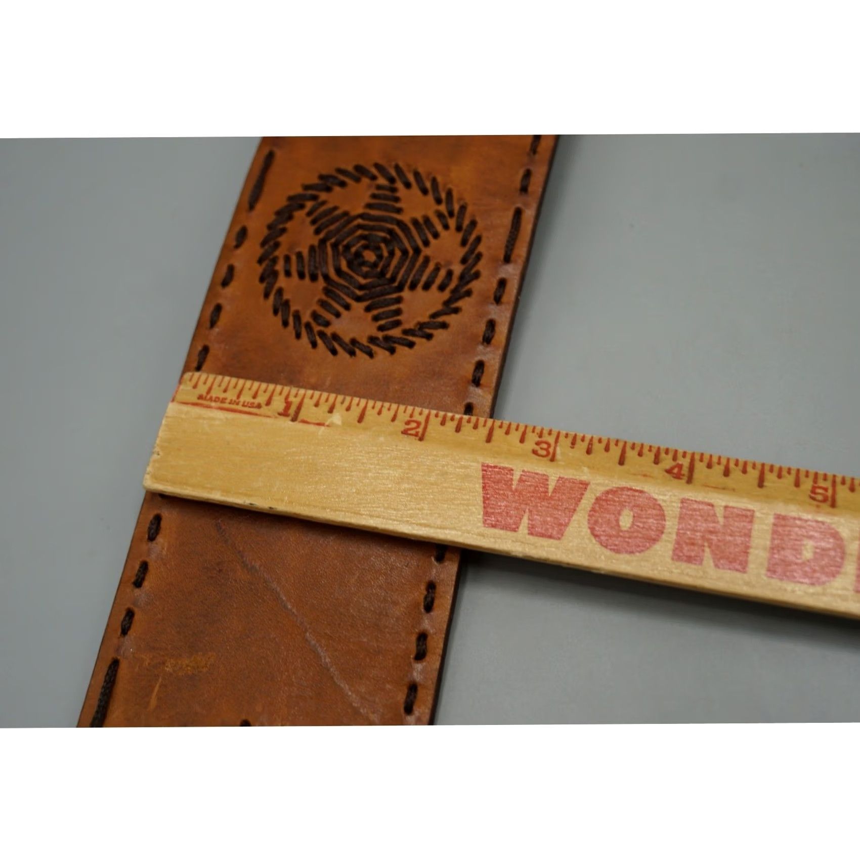 Vintage VINTAGE Max Studio Cognac Italian Leather Wide Boho Whipstitch Belt Brown LP02229MS Size ONE SIZE - 3 Thumbnail