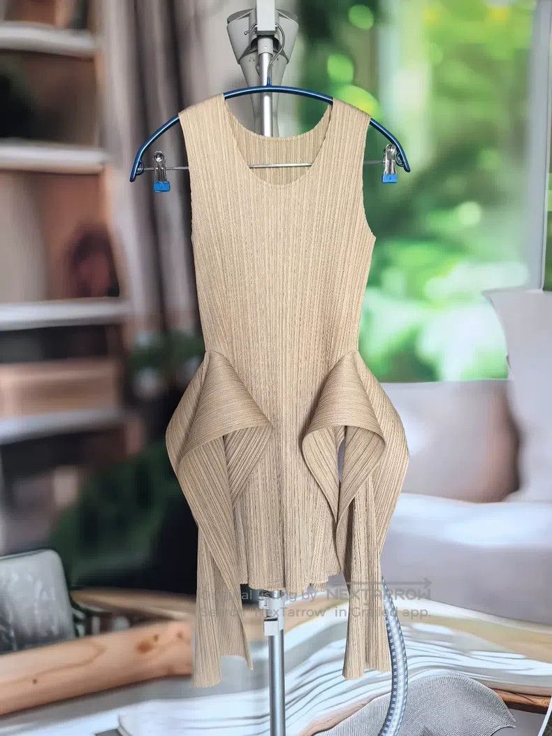 Issey Miyake Issey Miyake Beige Stylized Top Size L / US 10 / IT 46 - 1 Thumbnail