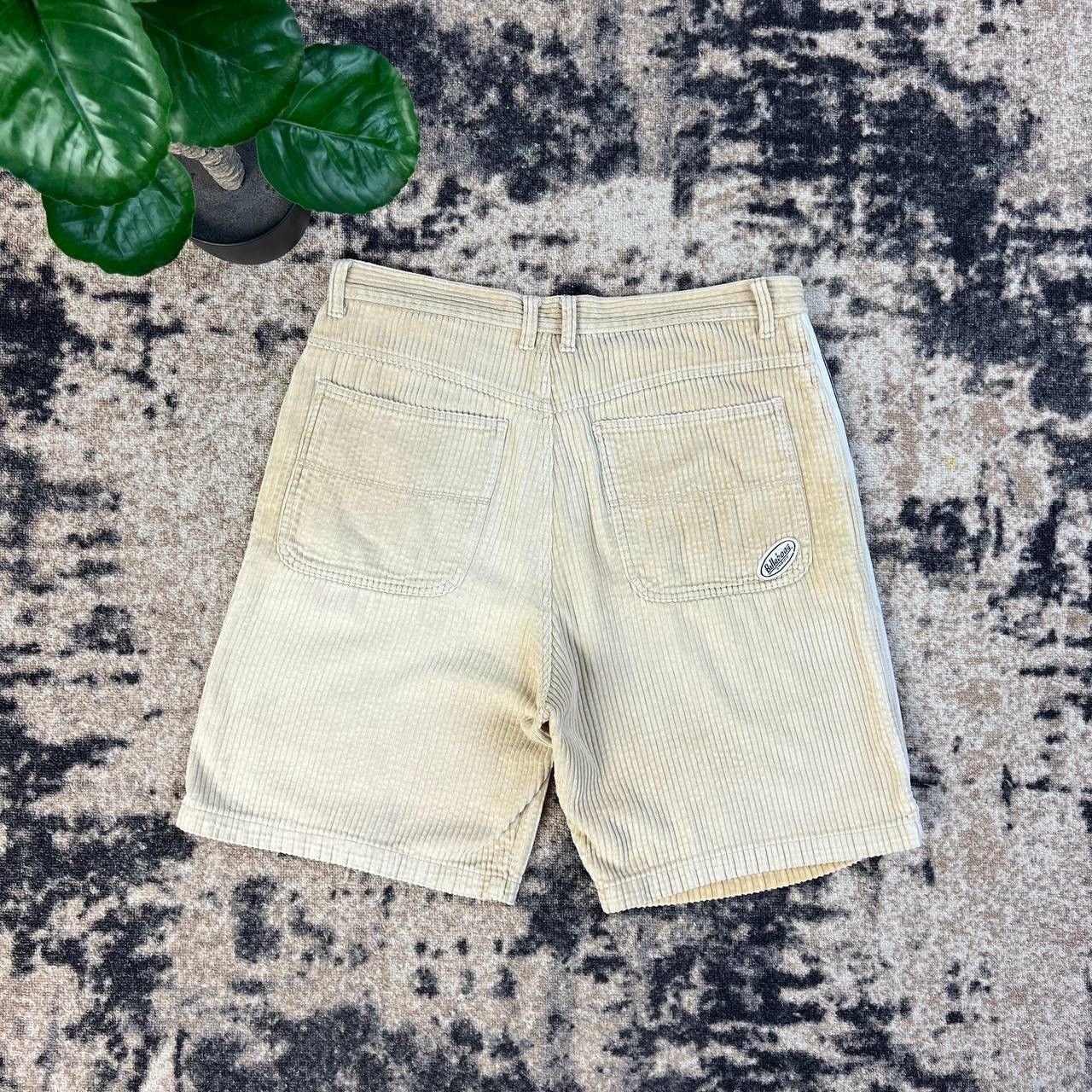 Billabong Billabong Vintage Y2K Mini Logo Corduroy Bermuda Shorts Size US 36 / EU 52 - 1 Thumbnail
