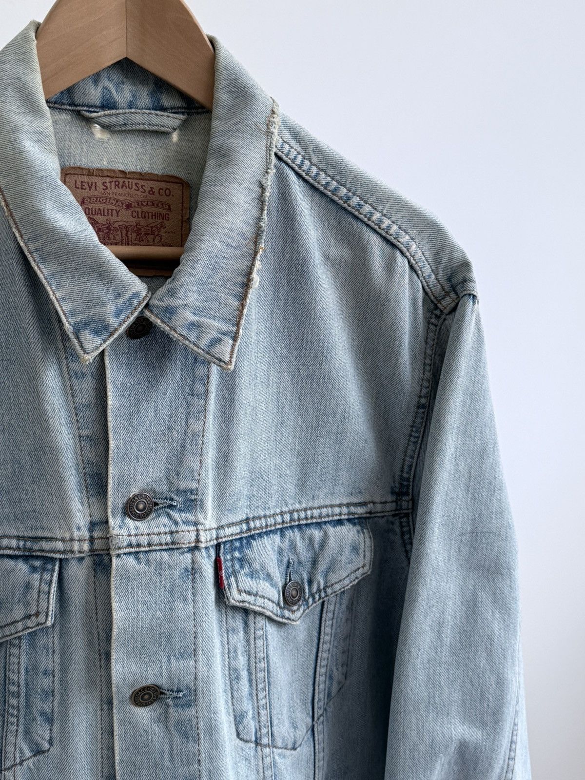 Levi's Vintage 90s Levi’s Faded Denim Jacket Size US XL / EU 56 / 4 - 4 Thumbnail