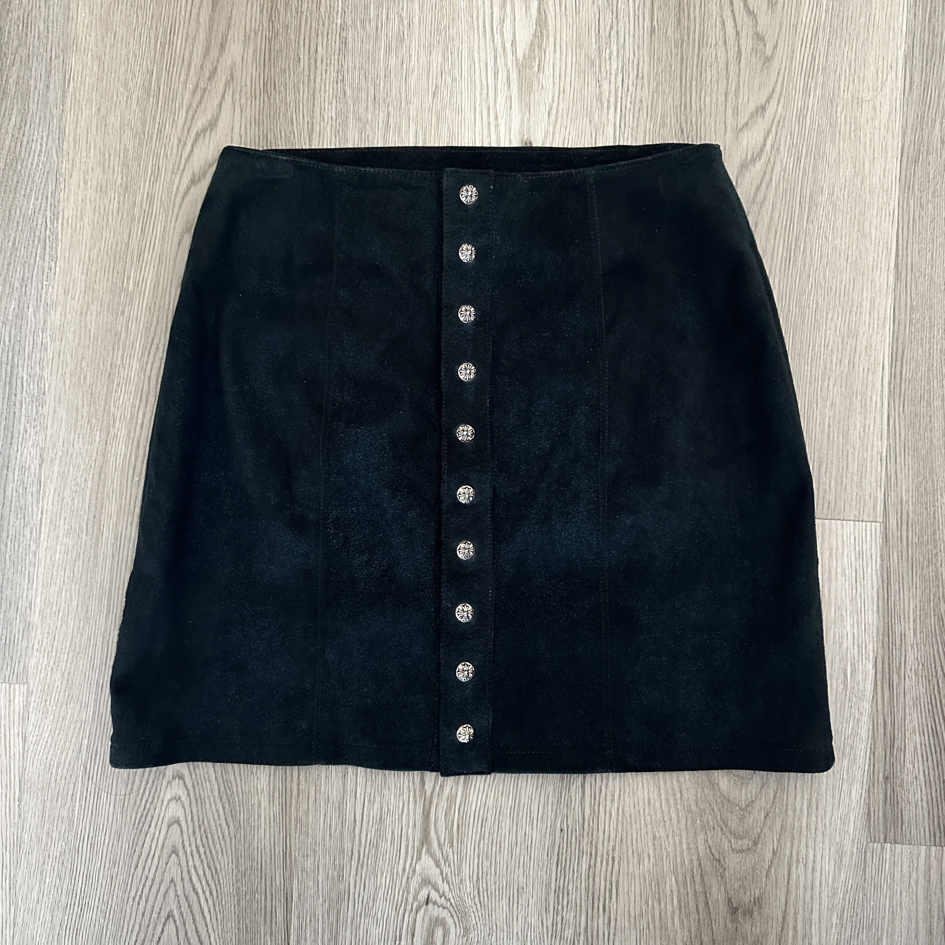 Chrome Hearts Chrome Hearts Suede Mini Skirt Size 26" / US 2 / IT 38 - 1 Thumbnail