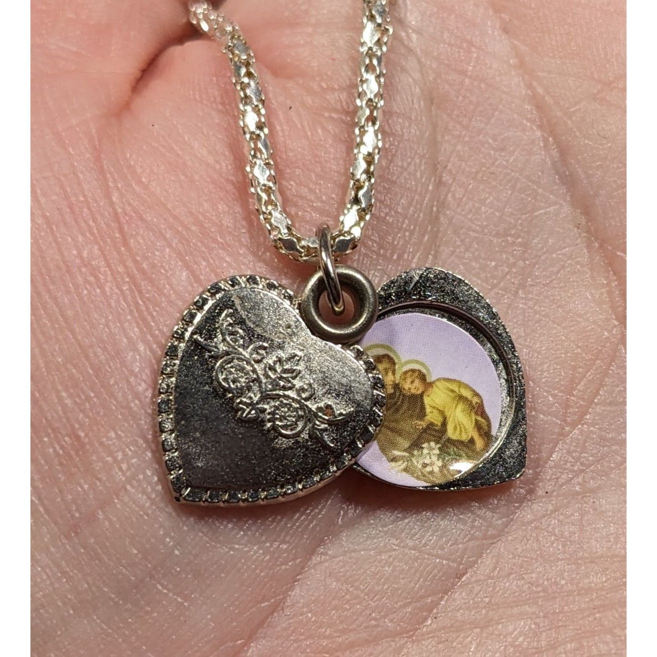Other Vintage Religious Saint Anthony Pray For Me Heart Slide Lock Size ONE SIZE - 5 Thumbnail