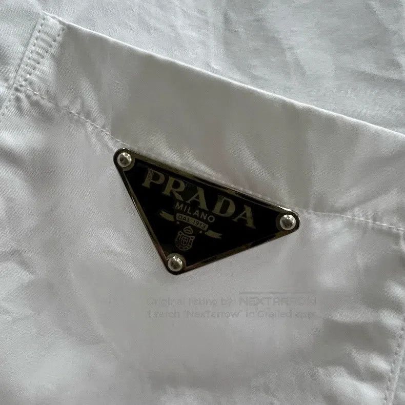 Prada Prada White triangle short-sleeved shirt Size S / US 4 / IT 40 - 2 Thumbnail
