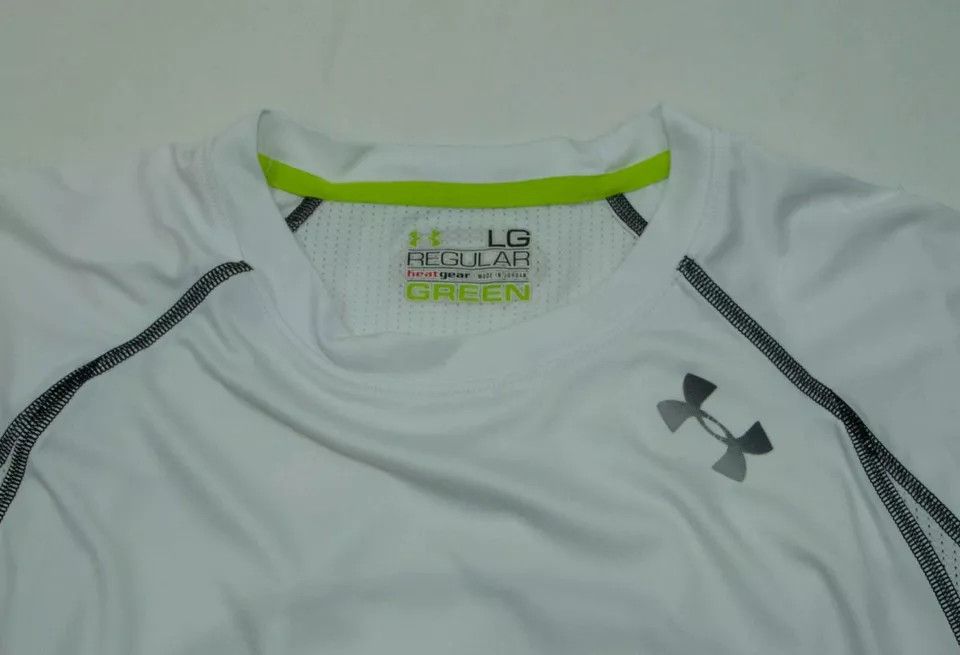 Under Armour UNDER ARMOUR ACTIVEWEAR TOP WITH POCKET SIZE L Size US L / EU 52-54 / 3 - 4 Thumbnail