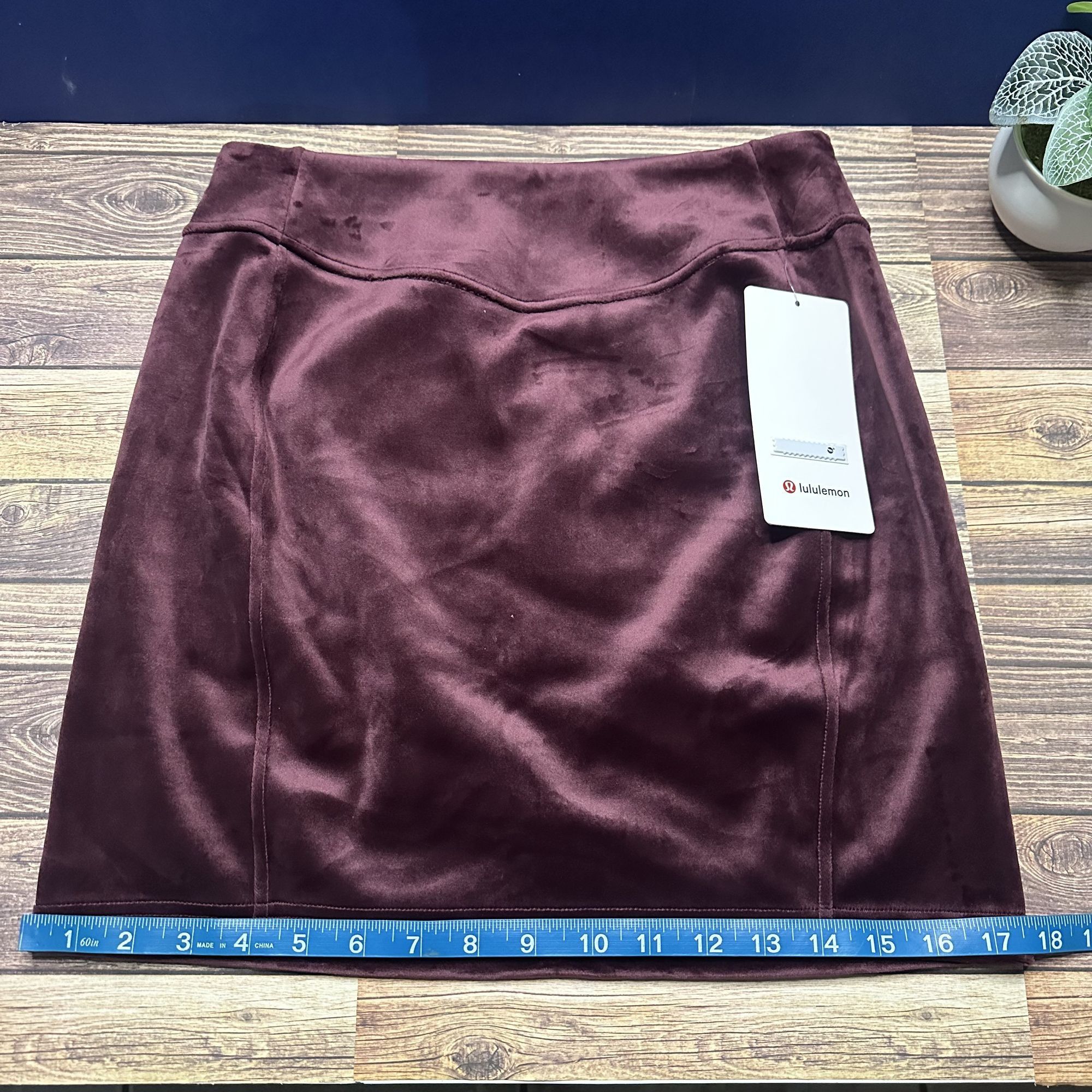 Lululemon Lululemon Scuba High Rise Mini Skirt Velvet NWT Size Small Size 28" / US 6 / IT 42 - 5 Thumbnail
