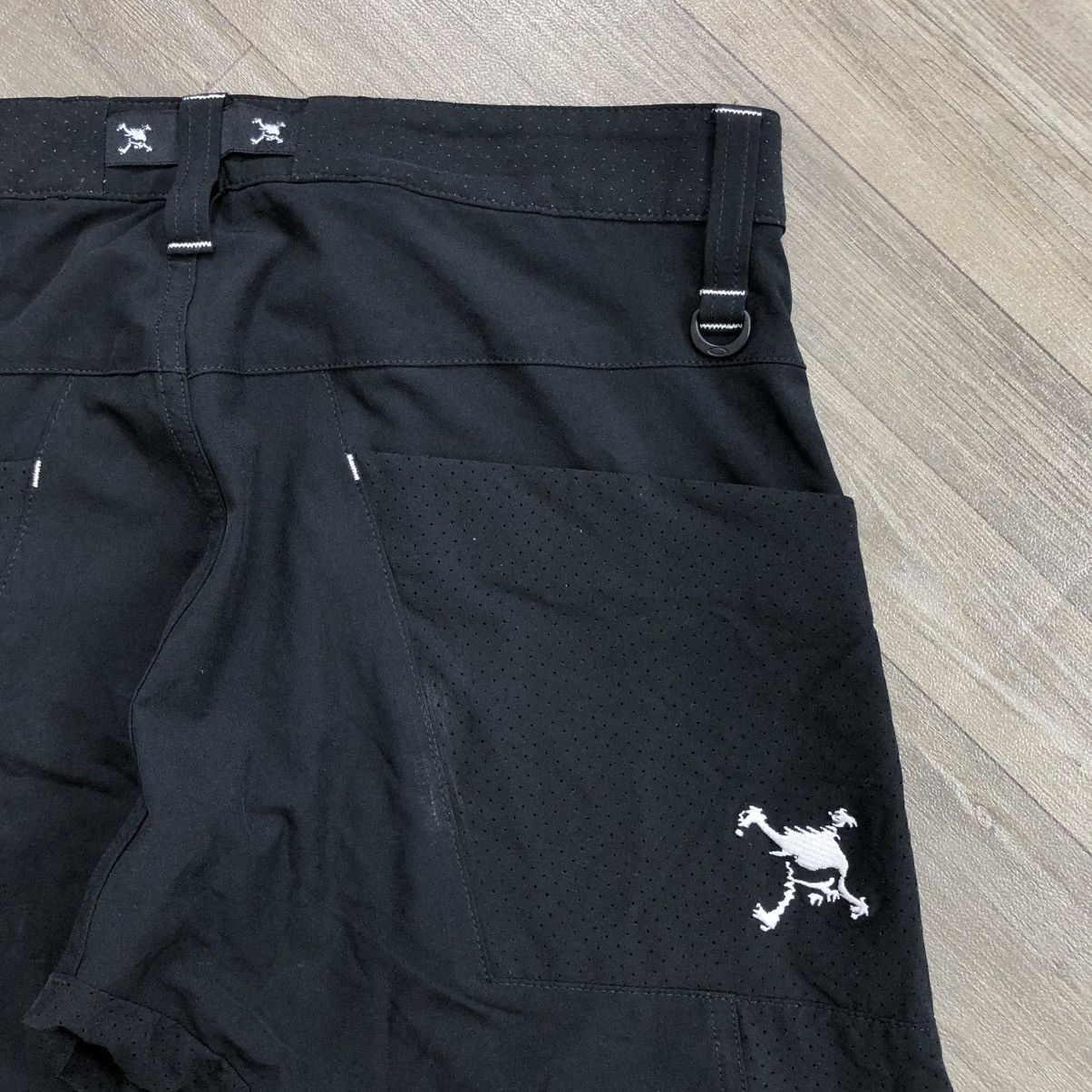 Oakley 2000s Oakley Golf Skull Cool Stretch Multipocket Shorts Size US 32 / EU 48 - 15 Thumbnail