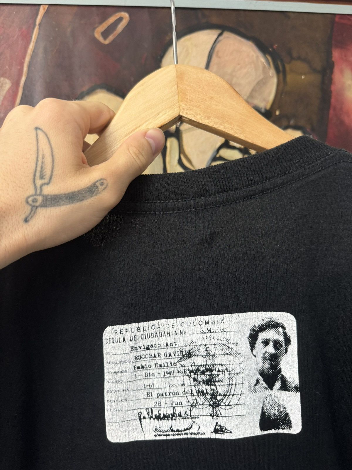 Vintage Vintage Pablo Escobar El Patron Medellin Colombia Print Tee Size US L / EU 52-54 / 3 - 3 Thumbnail