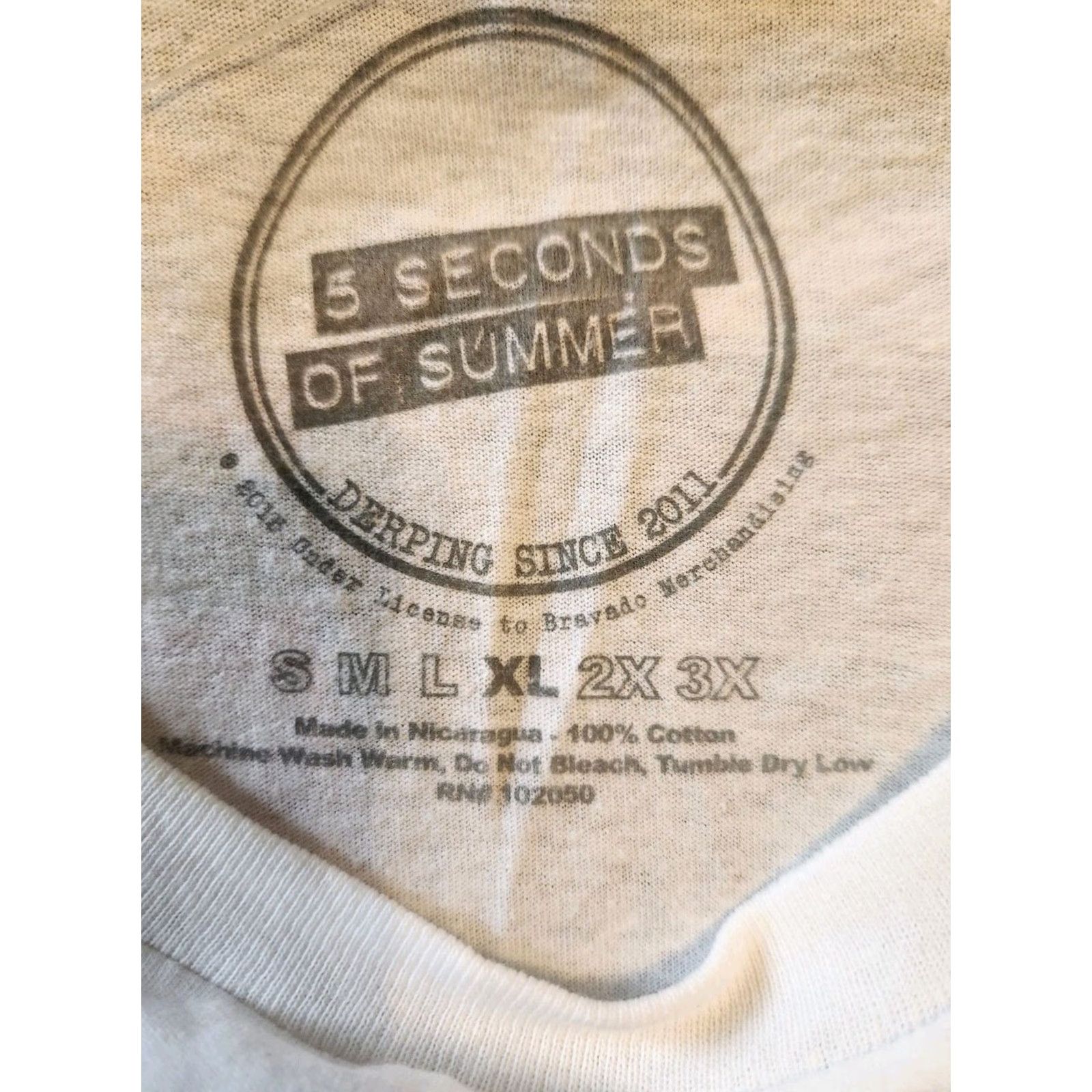 Hot Topic NWT 5 Seconds Of Summer Womens T-Shirt Short Sleeve White Hot Topic XL Shirt Womens XS? Size XL / US 12-14 / IT 48-50 - 3 Thumbnail