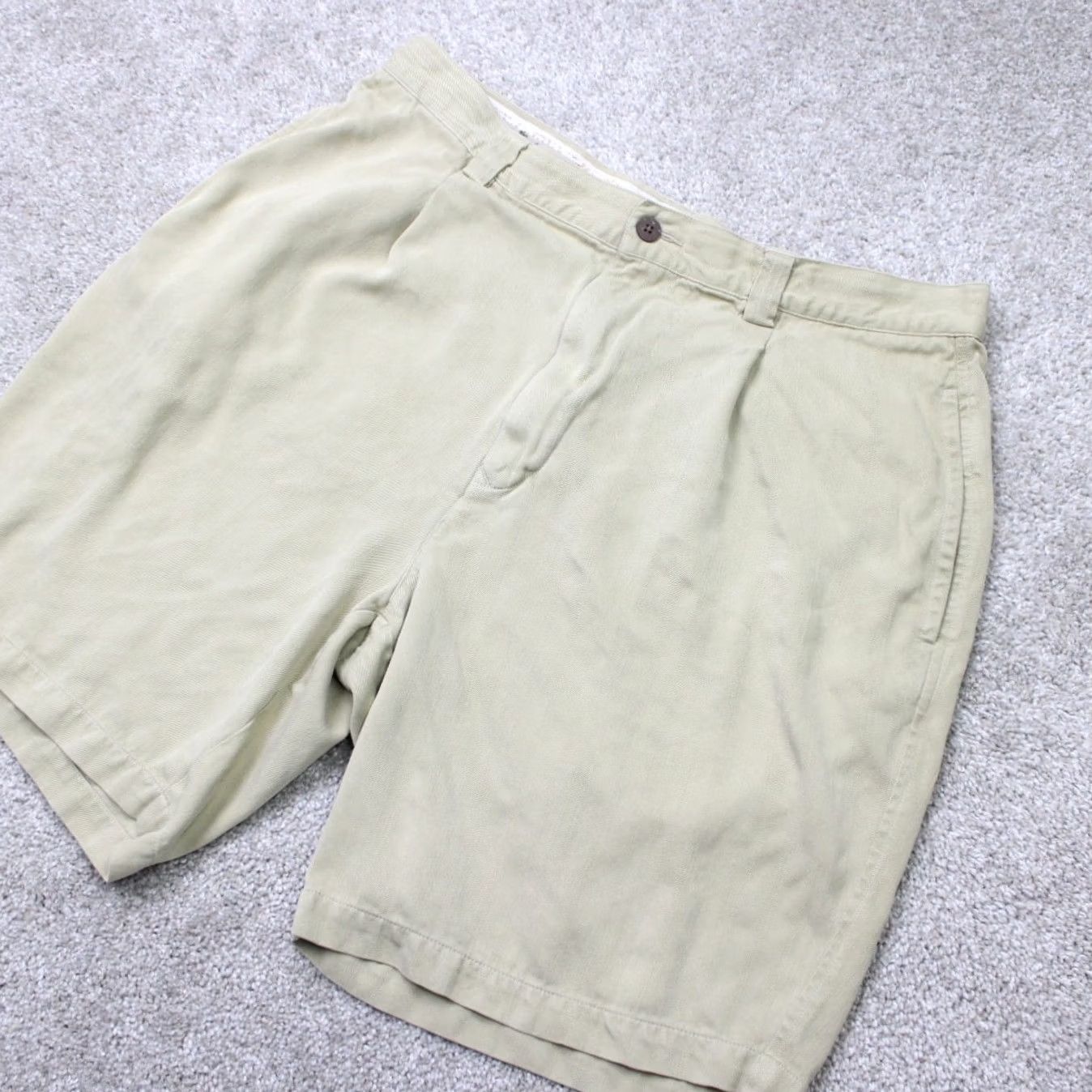 Tommy Bahama Tommy Bahama Shorts Mens 36 Beige 100% Silk Flat Front Chino 9" Inseam Casual Preppy Size US 36 / EU 52 - 2 Thumbnail