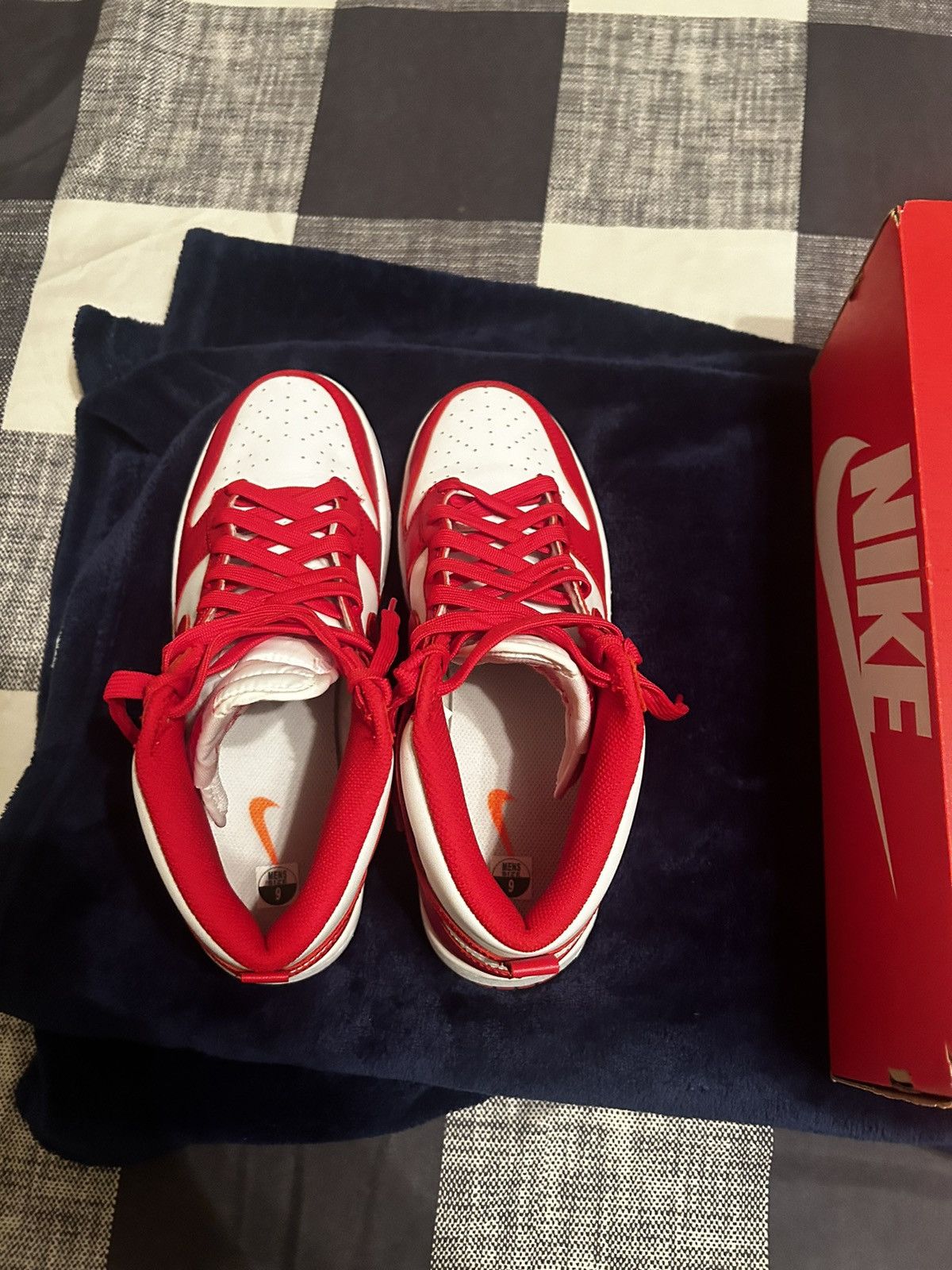 Nike Nike dunk high red Size US 9 / EU 42 - 3 Thumbnail