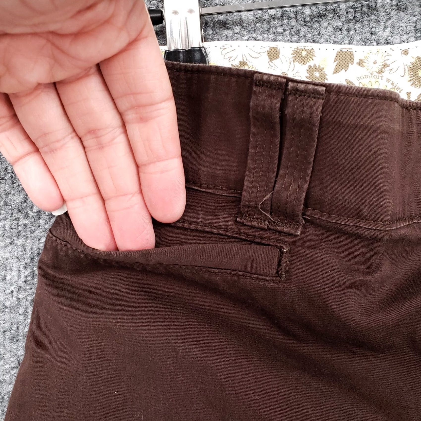Vintage Rock & Republic Shorts Womens 8 Medium Brown Chino Mid Rise Flat Front Preppy Size 30" / US 8 / IT 44 - 4 Thumbnail