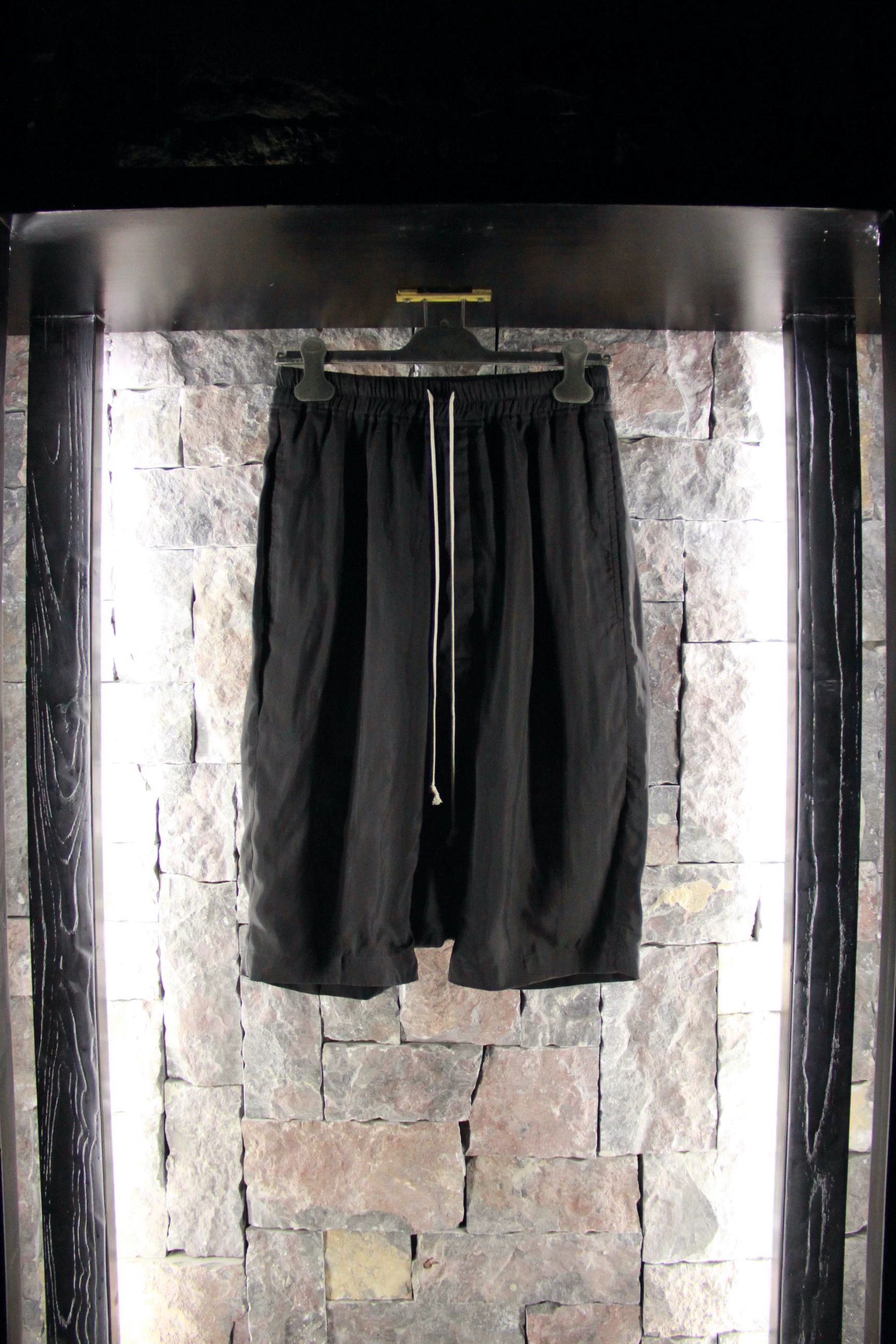 Rick Owens Rick Owens Black Shorts Men 32 Size US 32 / EU 48 - 1 Thumbnail
