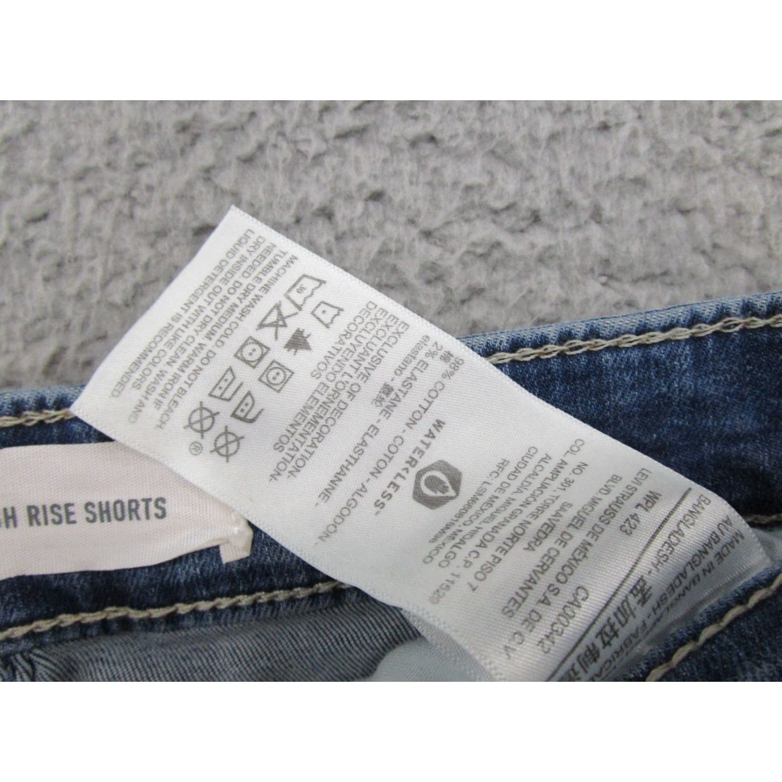 Levi's Levi's Signature Cut Off High Rise Women's Denim Shorts Size 6 W28 Blue Jeans Short Shorts 90s Retro Womens Size 28" / US 6 / IT 42 - 3 Thumbnail