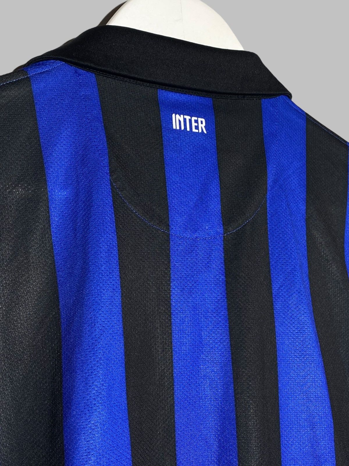 Nike 🔥 INTER MILAN 2010s NIKE PIRELLI JERSEY R9 VINTAGE VIBES Size US S / EU 44-46 / 1 - 14 Thumbnail