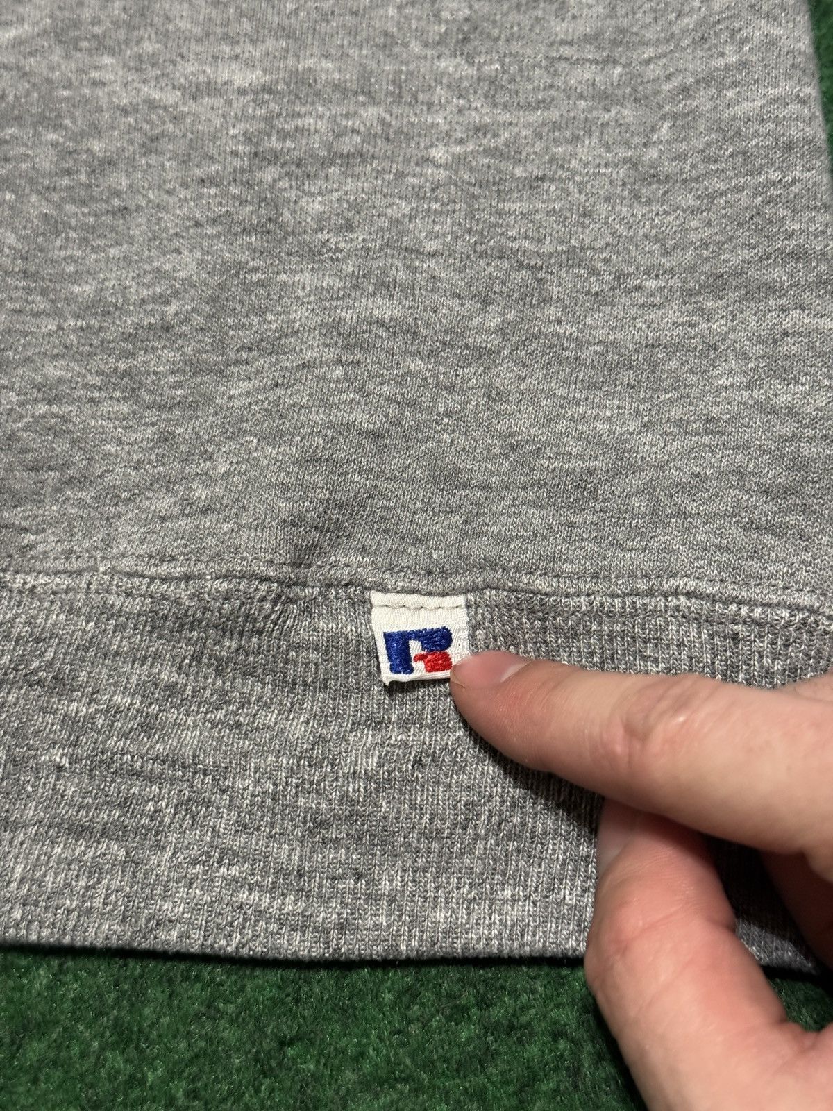 Russell Athletic Vtg 90s Russell Athletic Blank Minimalist S/M Sweatshirt Size US M / EU 48-50 / 2 - 4 Thumbnail