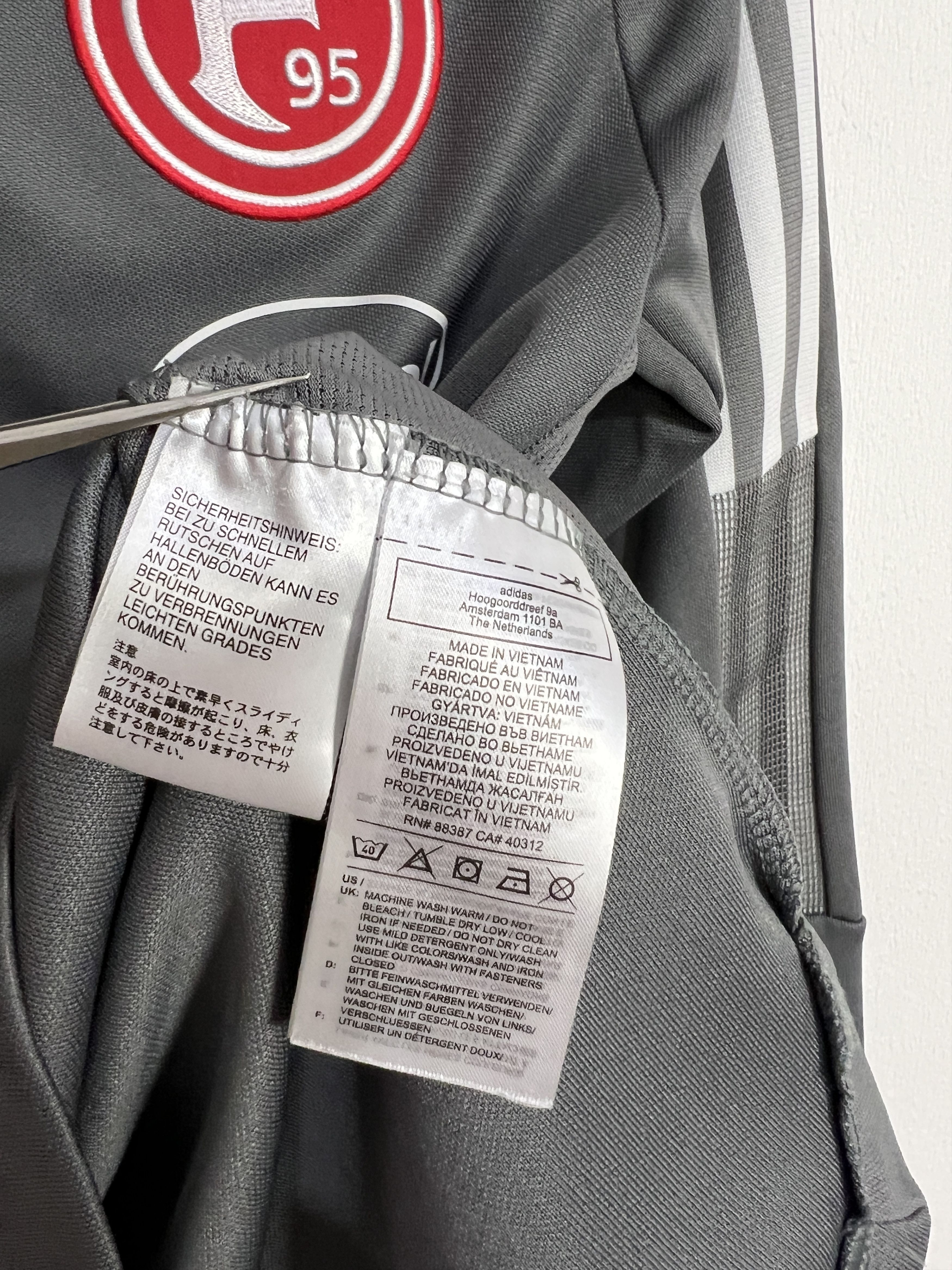 Adidas Fortuna Dusseldorf Football Train Jacket Soccer Track Top Size US S / EU 44-46 / 1 - 8 Thumbnail