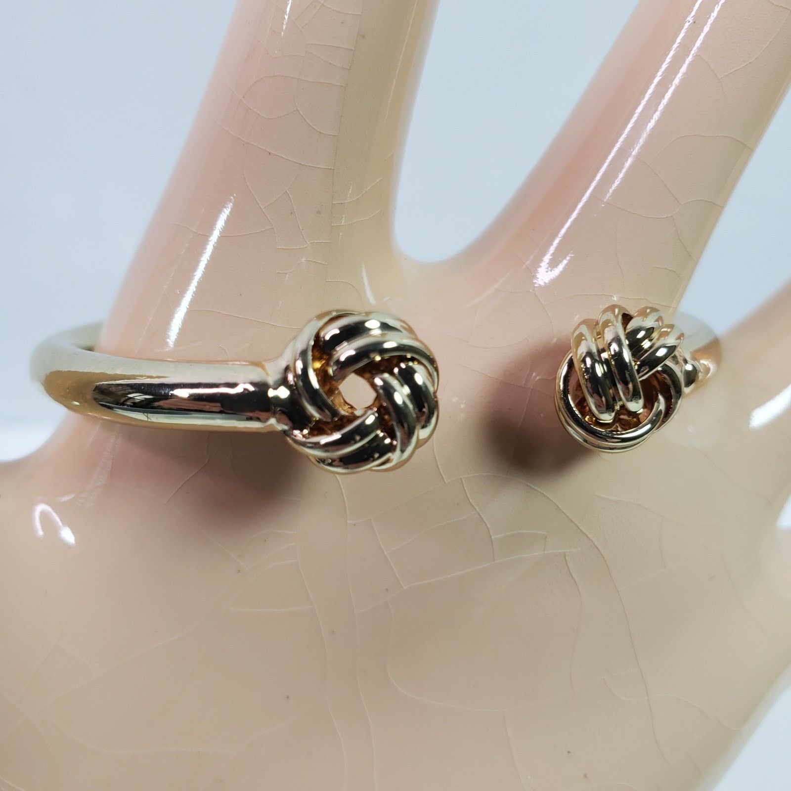 The Unbranded Brand Casual Career Cuff Bracelet Knot Ends Gold Tone NOS No Tag Size ONE SIZE - 2 Thumbnail