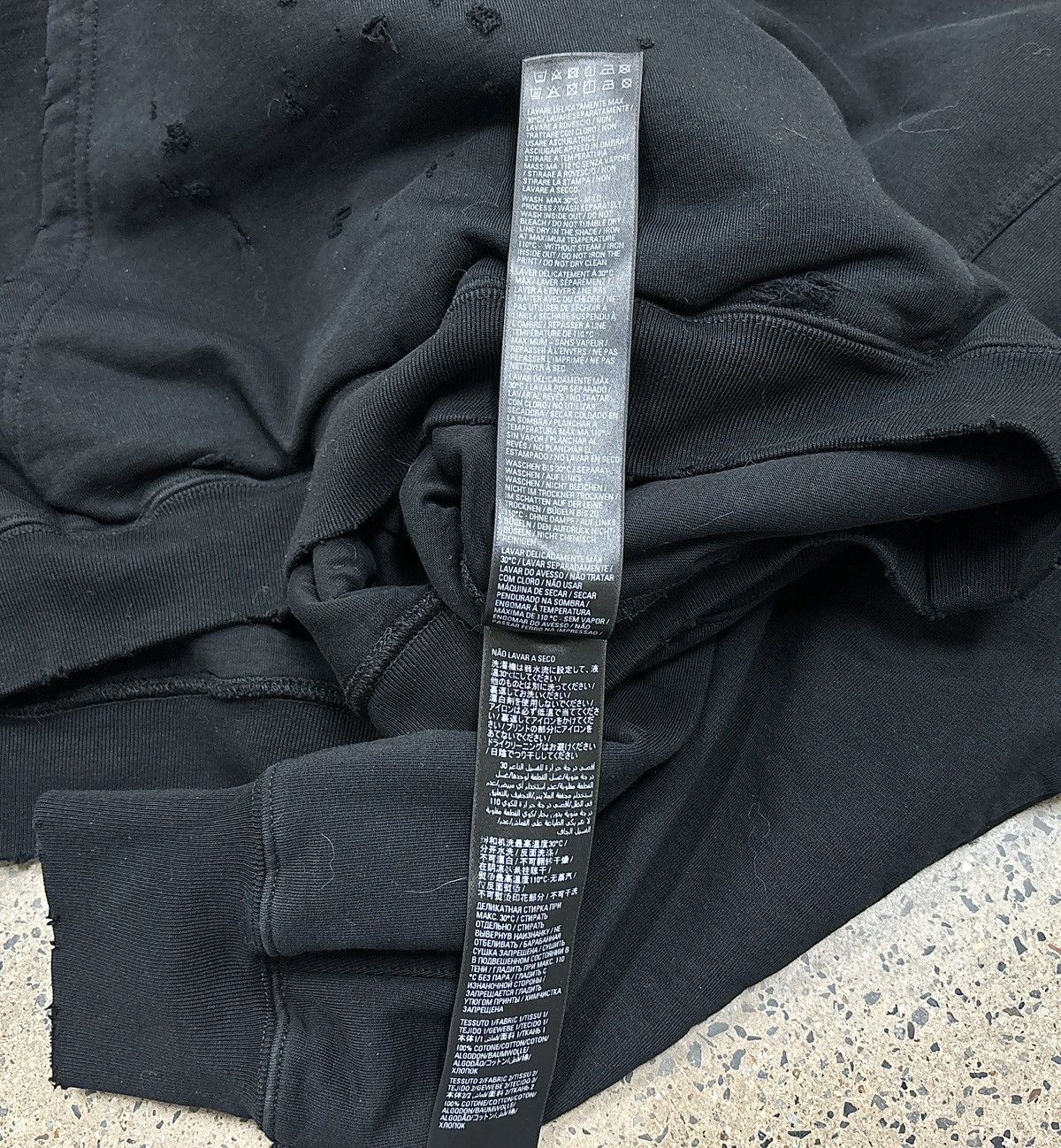Balenciaga Balenciaga 22fw Destroyed Hoodie，size s（oversize） Size US S / EU 44-46 / 1 - 12 Thumbnail