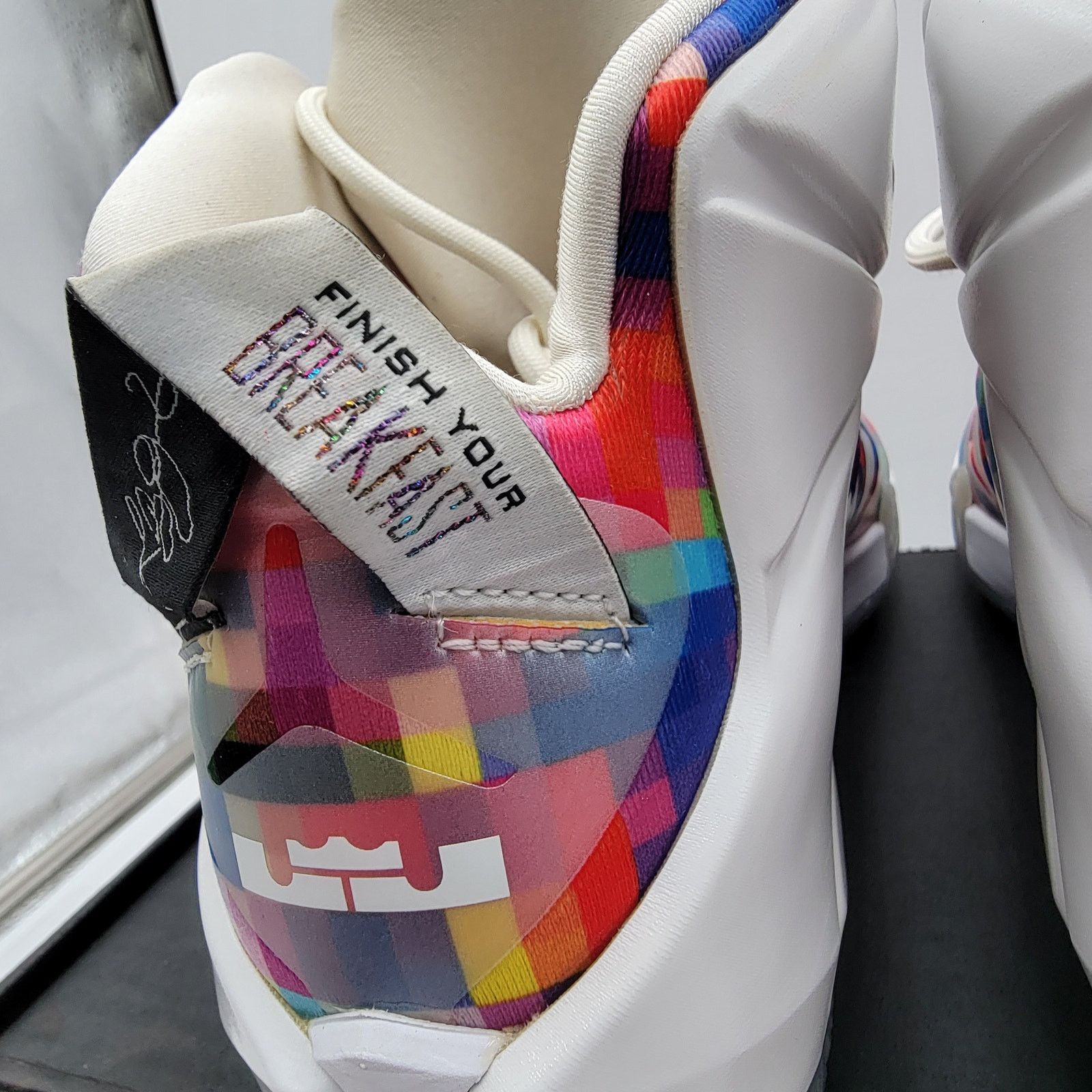 Nike Nike LeBron 12 Ext 'Prism' Sz 7.5 748861-900 (185) Size US 7.5 / EU 40-41 - 5 Thumbnail