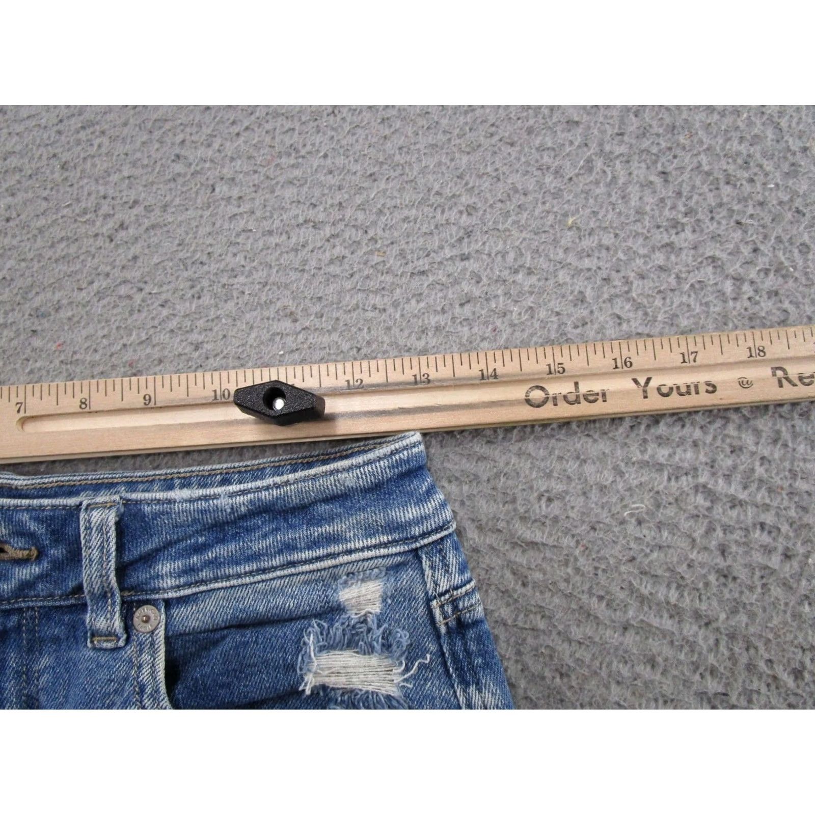 American Eagle Outfitters American Eagle Outfitters Distressed Denim High Rise Mom Jeans Womens Size 2 Blue 5-Pocket Design Regular Rise Mens Womens Girls Boys Size 26" / US 2 / IT 38 - 6 Thumbnail
