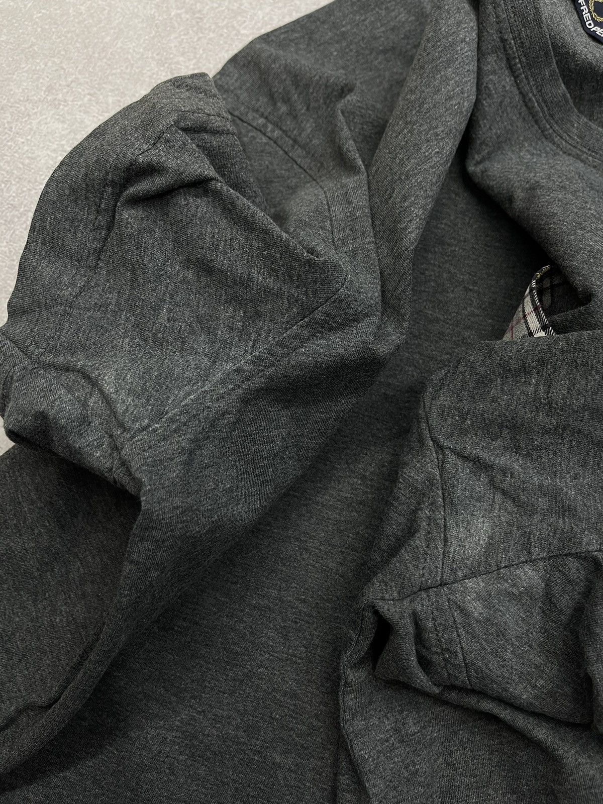 Fred Perry × Vintage Vintage Fred Perry T Shirt Grey Y2K Size L Size US L / EU 52-54 / 3 - 5 Thumbnail