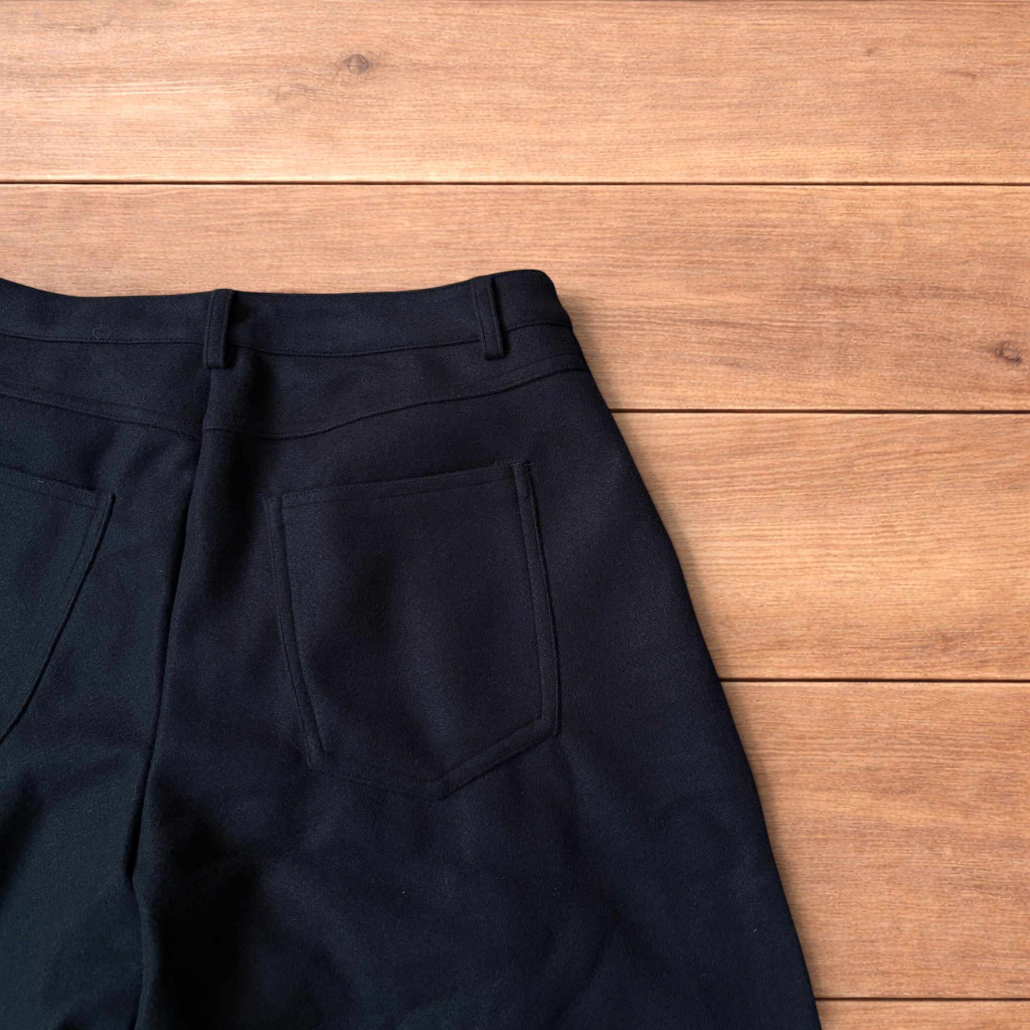 Japanese Brand Vintage style baggy wide long tailored wool shorts in black. Size US 36 / EU 52 - 4 Thumbnail