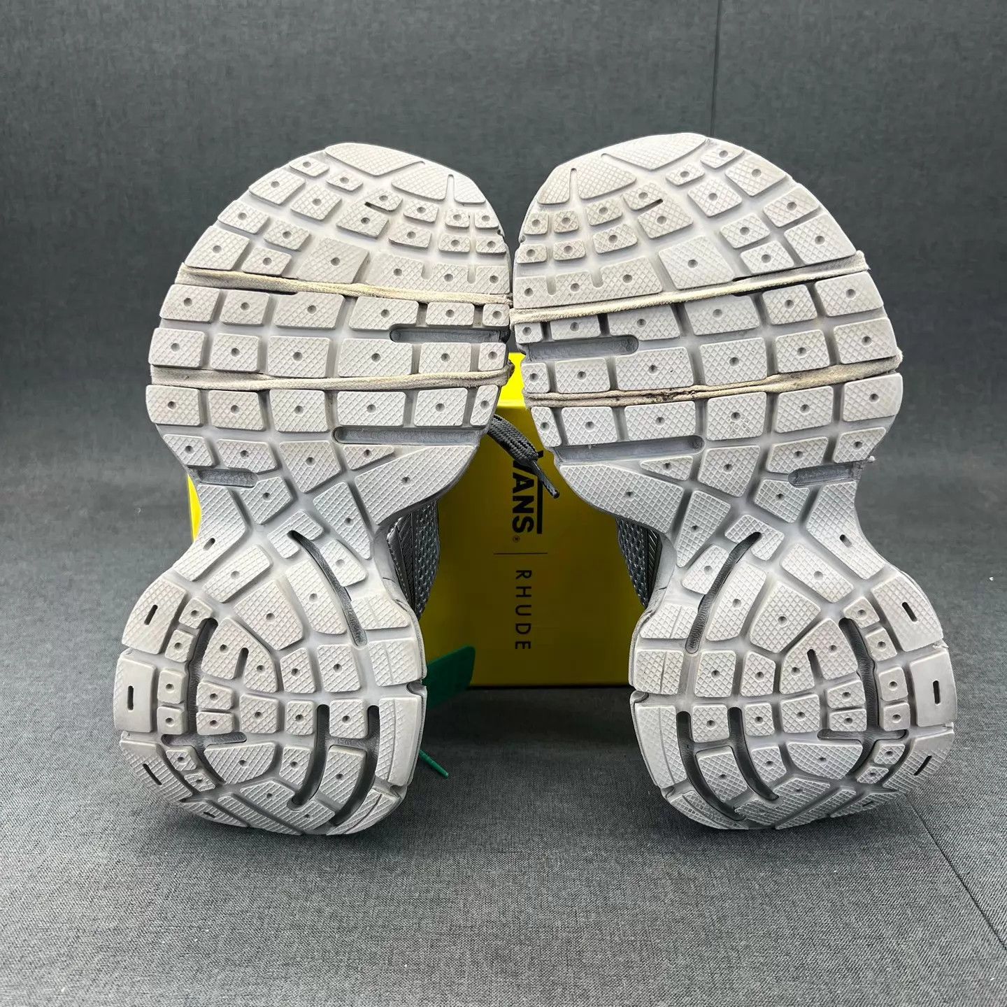 Balenciaga Balenciaga 3xl Silver Gray 35 Worn 2x Like New Size US 4.5 / IT 34.5 - 6 Thumbnail