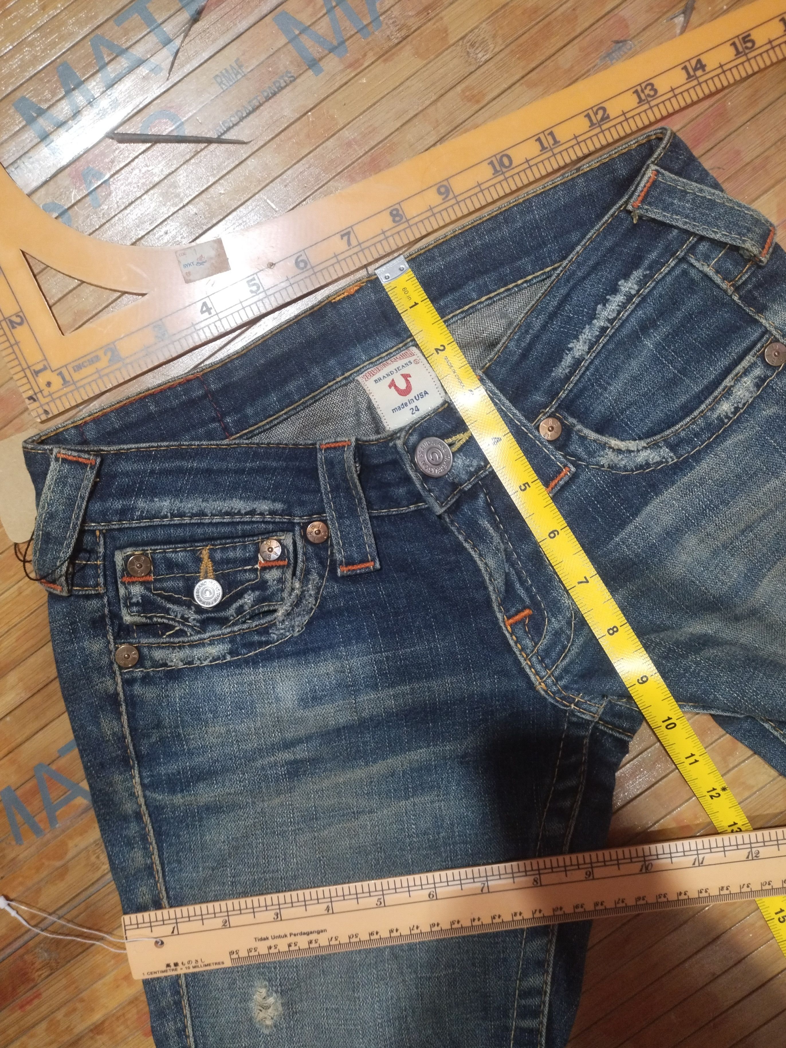 True Religion Jeans Disstressted True Religion Sz 24" Size 24" / US 00 / IT 34 - 4 Thumbnail