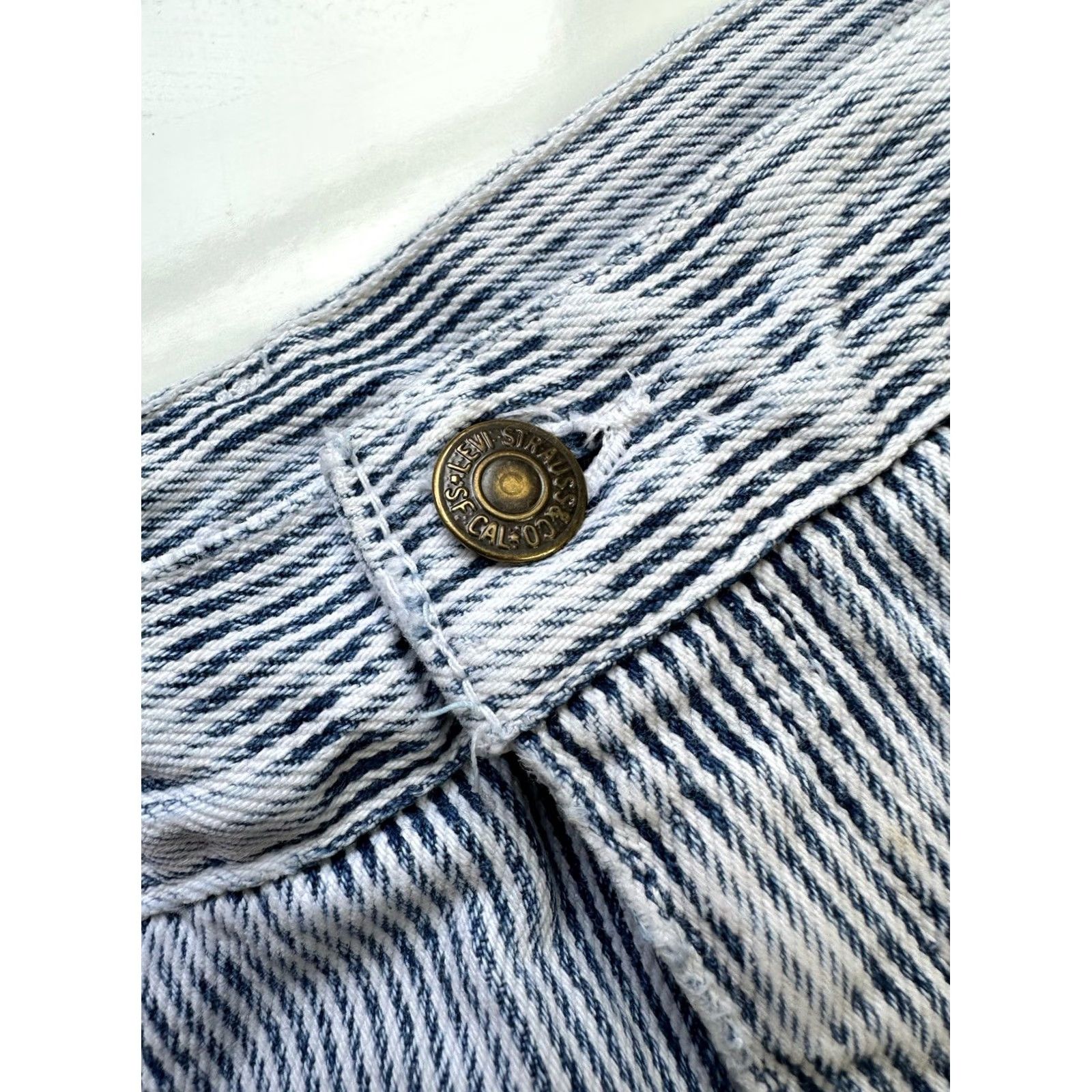 Levi's VINTAGE Levi's 900 Series Silver Tab Mom Jeans Blue White Railroad Stripe 34x30 Women's Jeans 80s Size 24" / US 00 / IT 34 - 3 Thumbnail