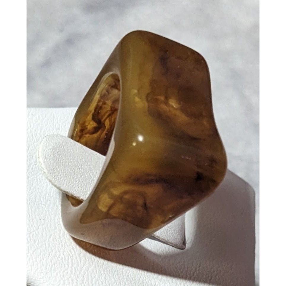 Other Brown Mottled Abstract Chunky Fashion Ring Size 5 3/4 Size ONE SIZE - 9 Thumbnail