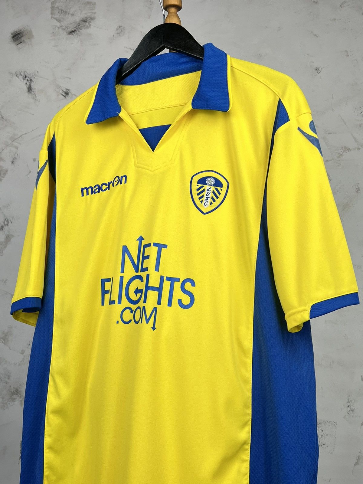 Macron Marcon Leeds United Yellow Jersey Size L - XL Size US XL / EU 56 / 4 - 2 Thumbnail