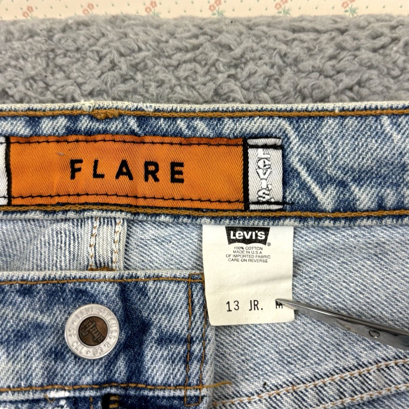 Levi's VINTAGE Levi's Silvertab Jeans Womens Jeans 90s Blue USA Flag Flare Leg 13 Juniors Denim Zip Waist 32 Inseam 32 Pockets Logo Size 34" / US 12 / IT 48 - 5 Thumbnail