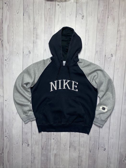 Nike central logo hoodie hot sale