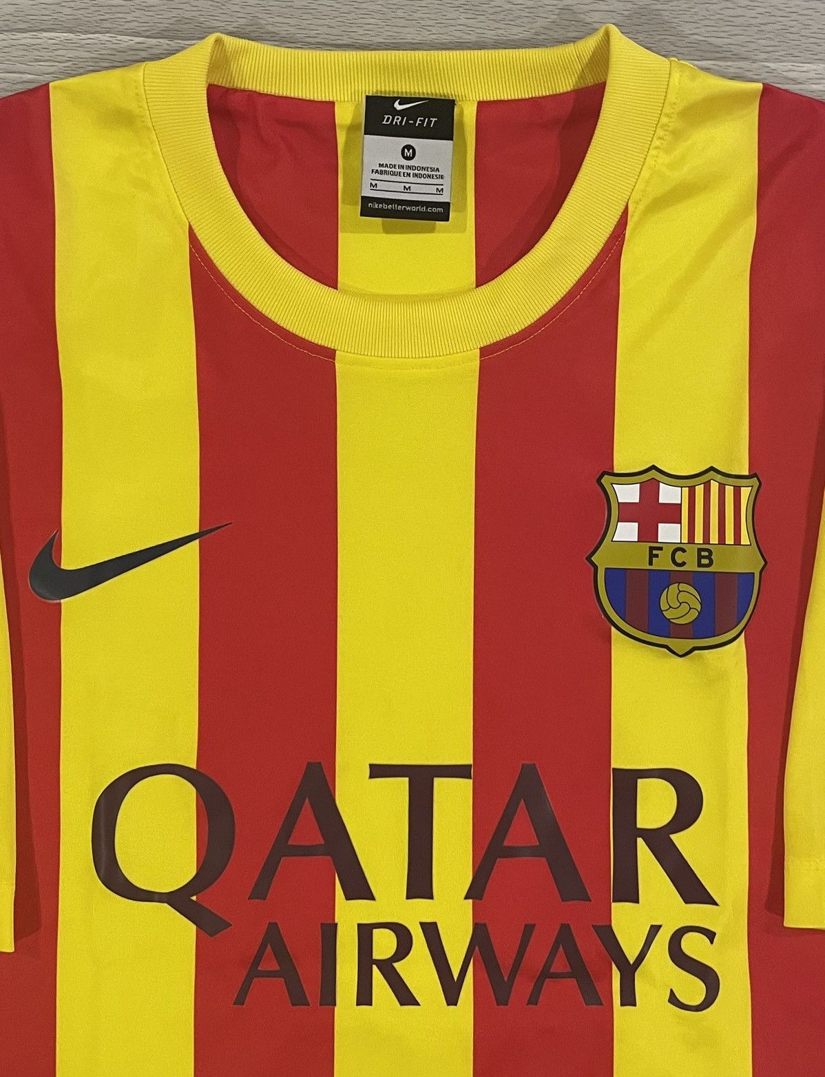 Nike Nike 2013/14 FC Barcelona Soccer Jersey Men’s Size Medium Size US M / EU 48-50 / 2 - 2 Thumbnail