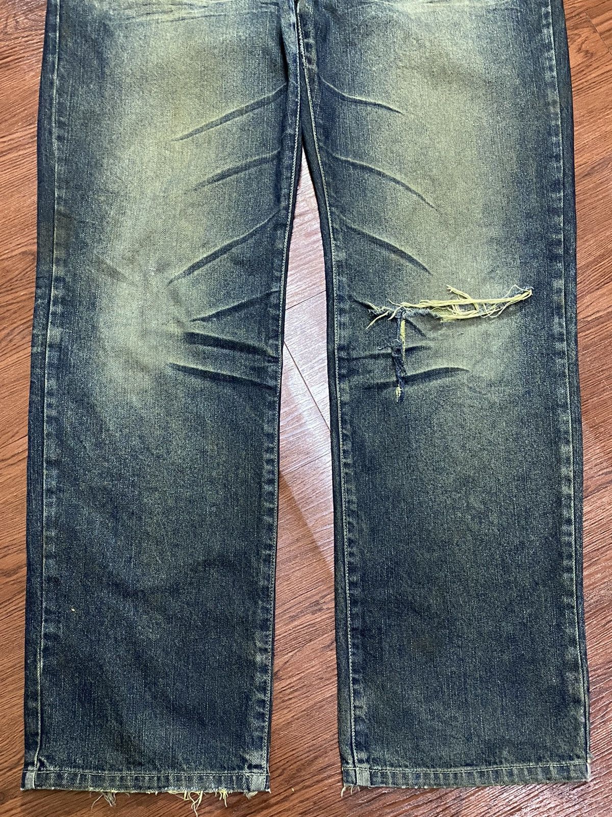 Japanese Brand Vintage Japanese Brands Mud Wash Distressed Loose Jeans Size US 39 - 5 Thumbnail