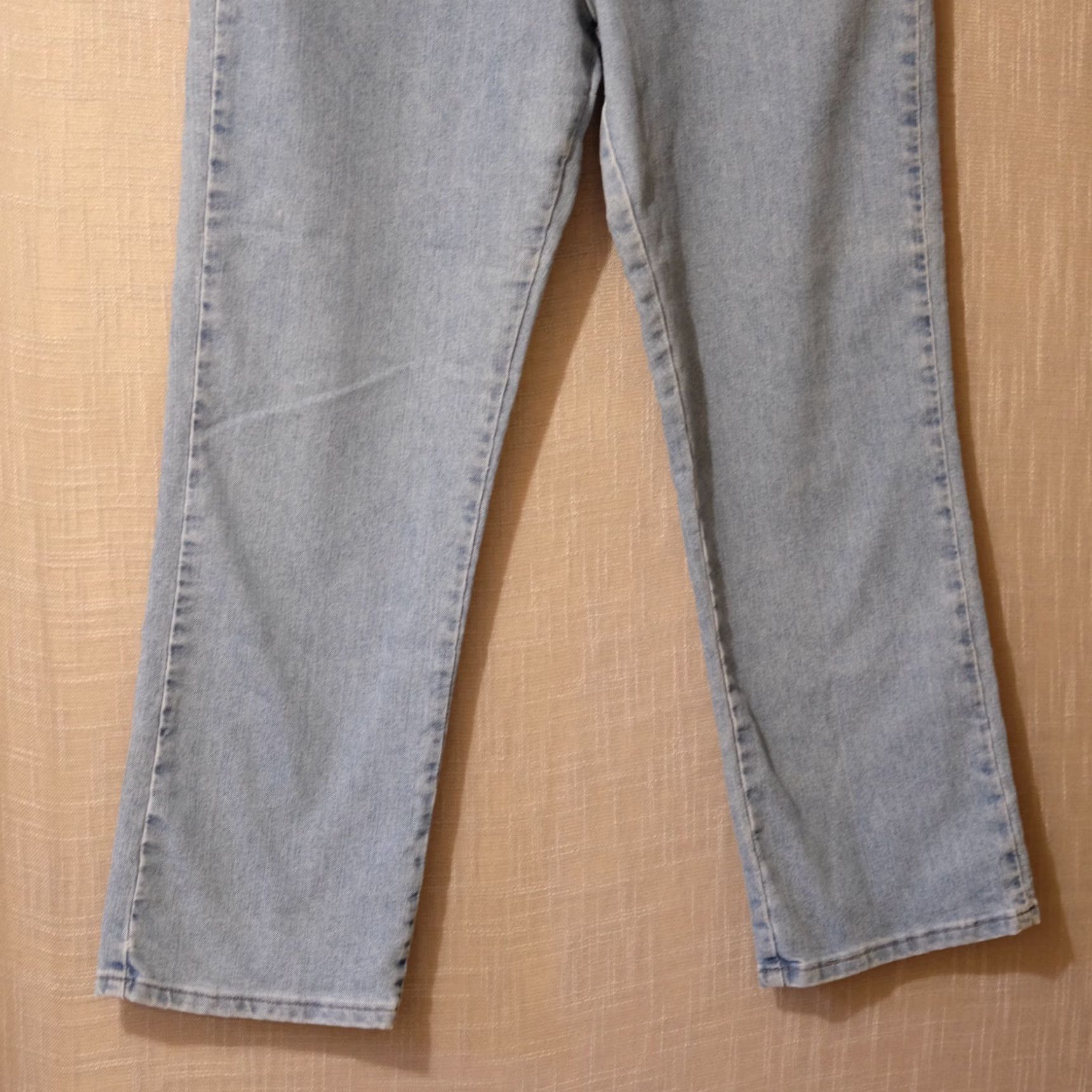 Lee Lee Jeans Relaxed Fit Straight Leg Jeans Stretch Womens Size 14 Petites Short Blue Cotton/Polyester/Spandex Denim Inseam 29 in Size 36" / US 14 / IT 50 - 3 Thumbnail