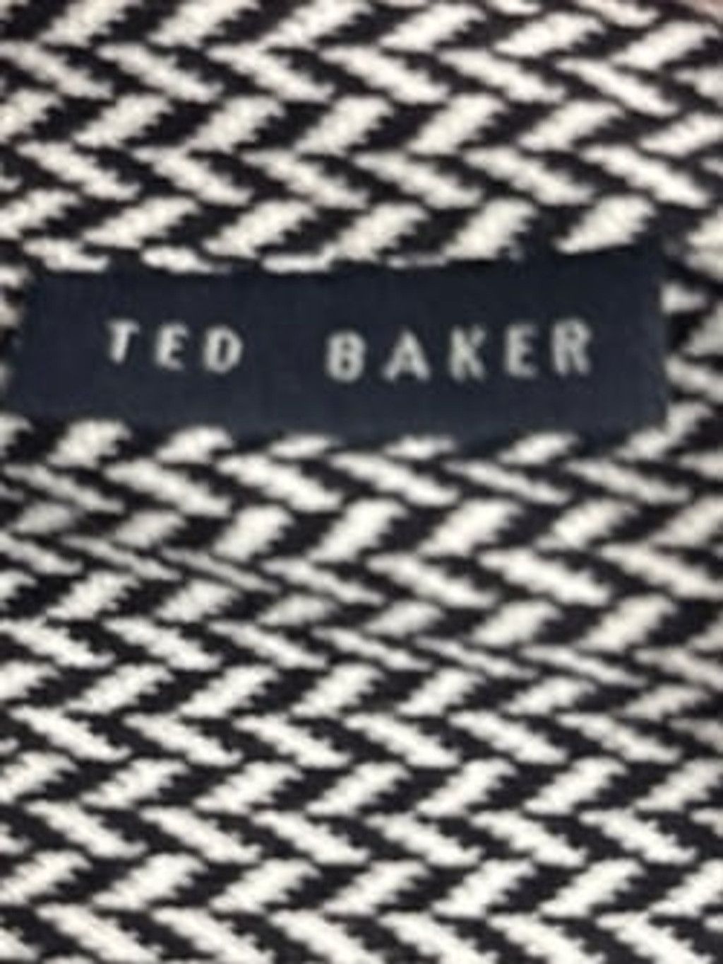 Ted Baker NWT Ted Baker collared contrast jacquard blue polo shirt Lg Size US L / EU 52-54 / 3 - 7 Thumbnail
